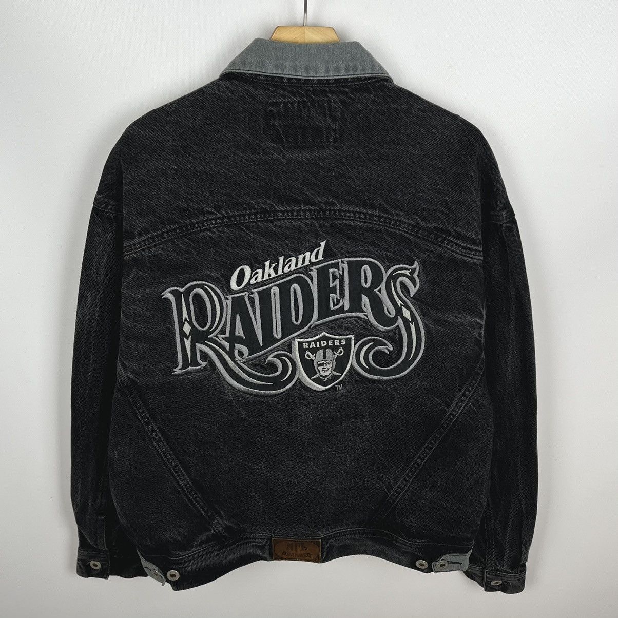 NFL Vintage Oakland Raiders NFL rare big logo denim jacket 90’s Size US M / EU 48-50 / 2 - 13 Thumbnail