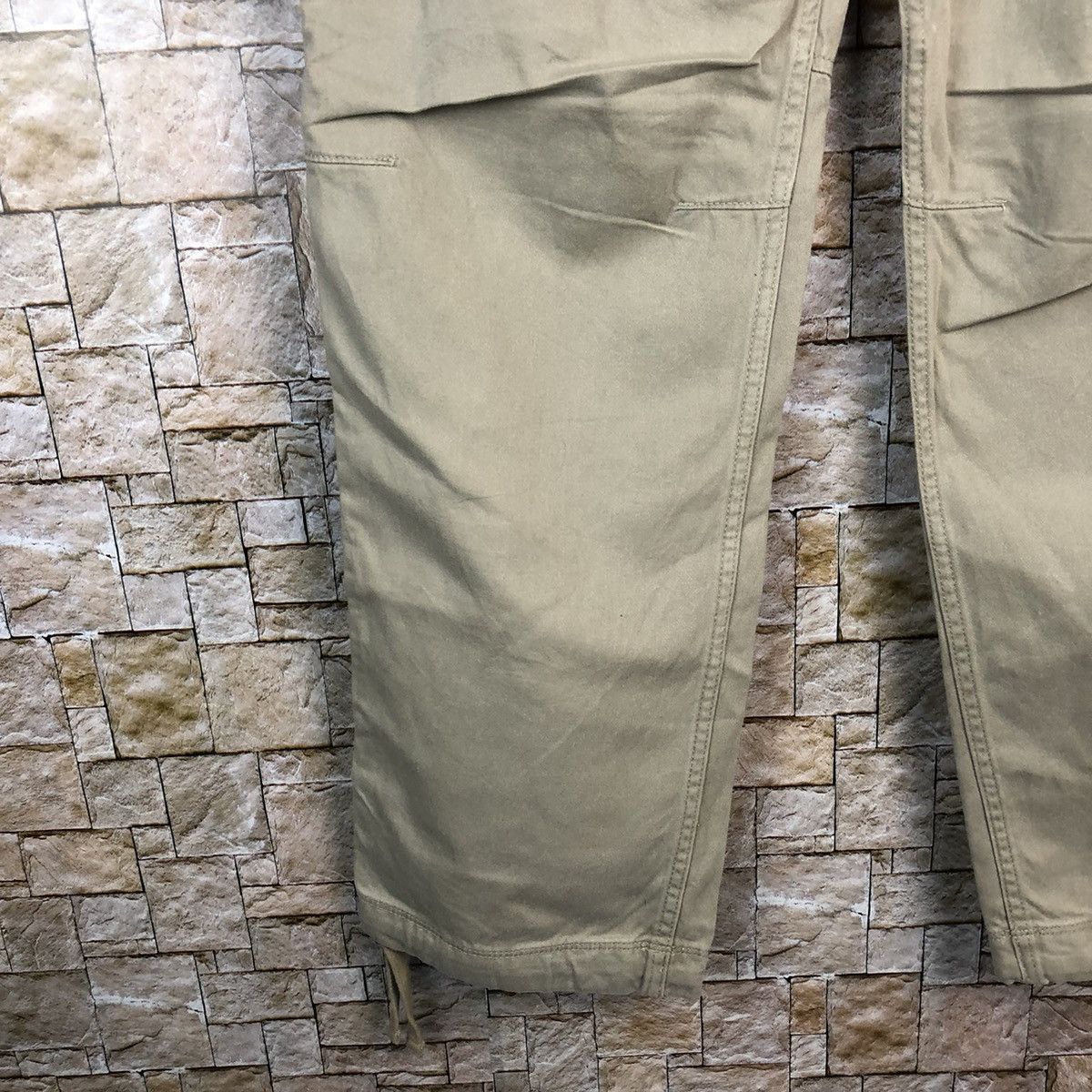 Japanese Brand Uniqlo Cream Cargo Multipocket Pants #A636 Size US 33 - 12 Thumbnail