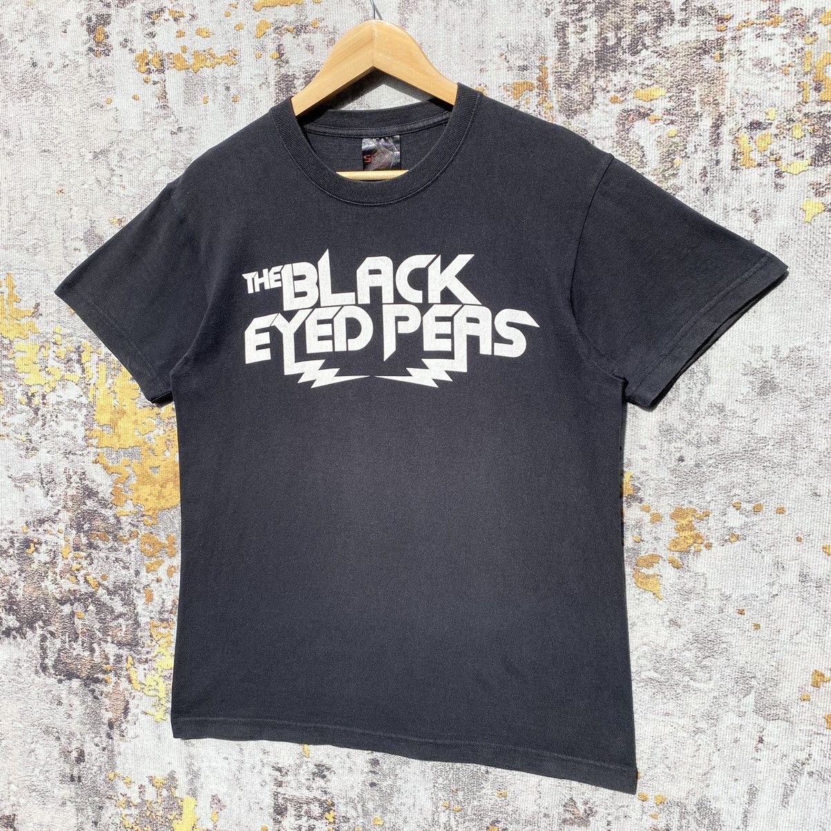 Band Tees × Rap Tees × Vintage Vintage The Black Eyed Peas THE END Shirt SunFaded Size US S / EU 44-46 / 1 - 3 Thumbnail