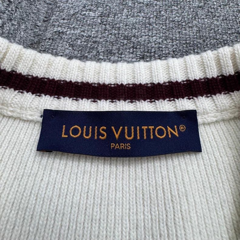 Louis Vuitton Louis Vuitton Embroidered badge wool vest Size US S / EU 44-46 / 1 - 2 Thumbnail
