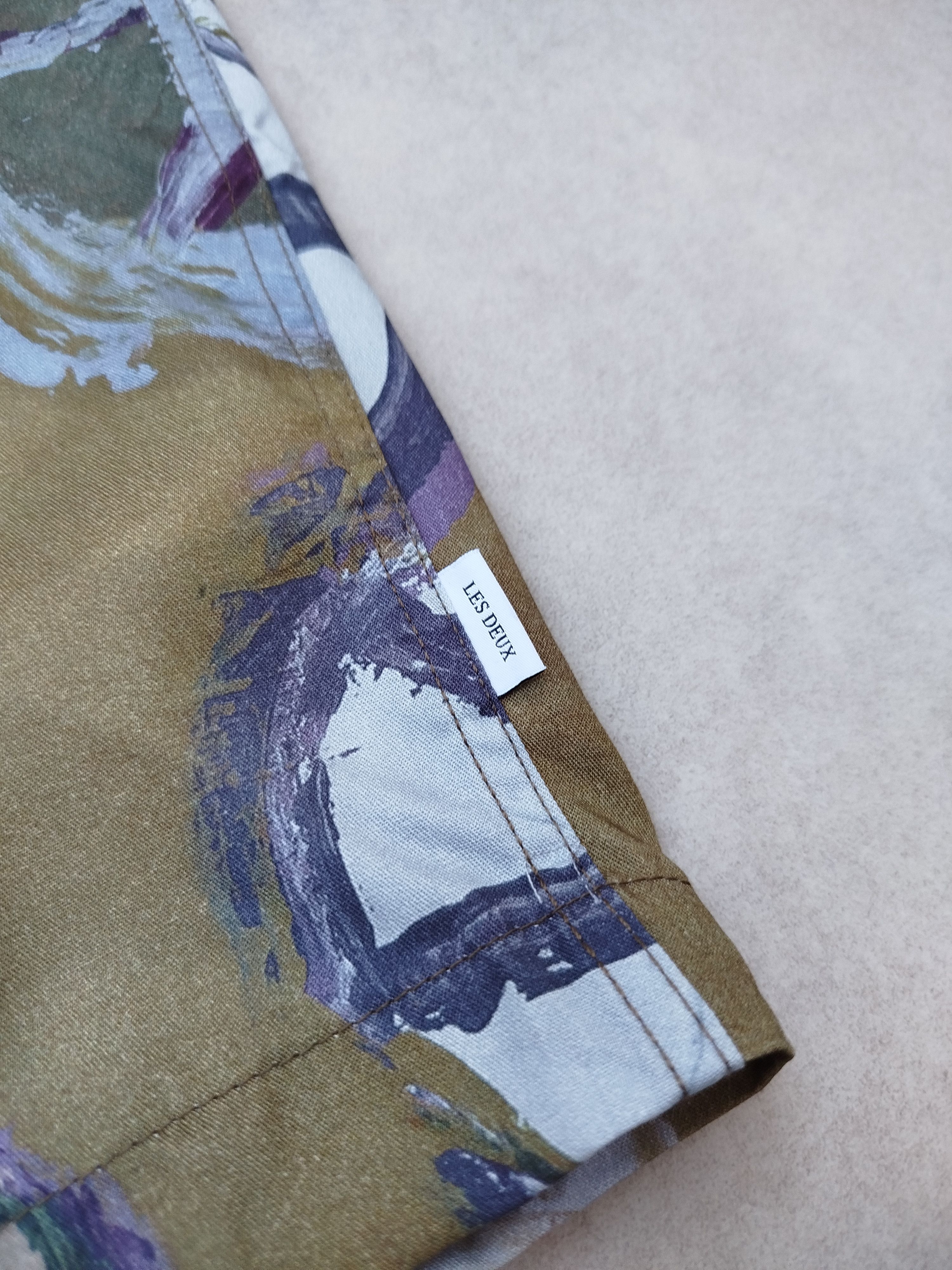 Les Deux Les deux Kabangu AOP tencel ss shirt Size US M / EU 48-50 / 2 - 6 Thumbnail