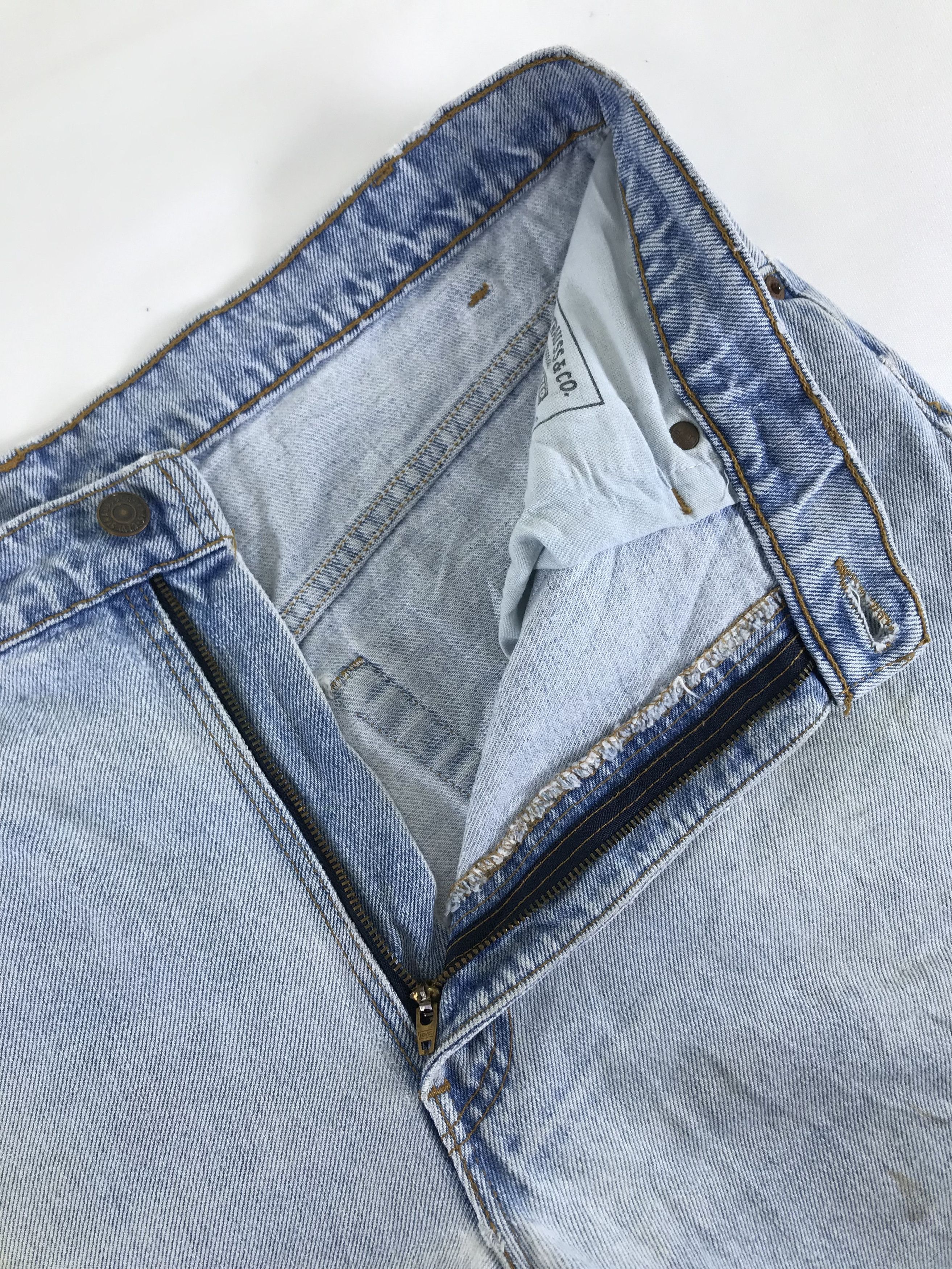 Levi's Vintage 90s Levi's 550 Relaxed Fit Jeans Light Wash Denim Size US 36 / EU 52 - 9 Thumbnail