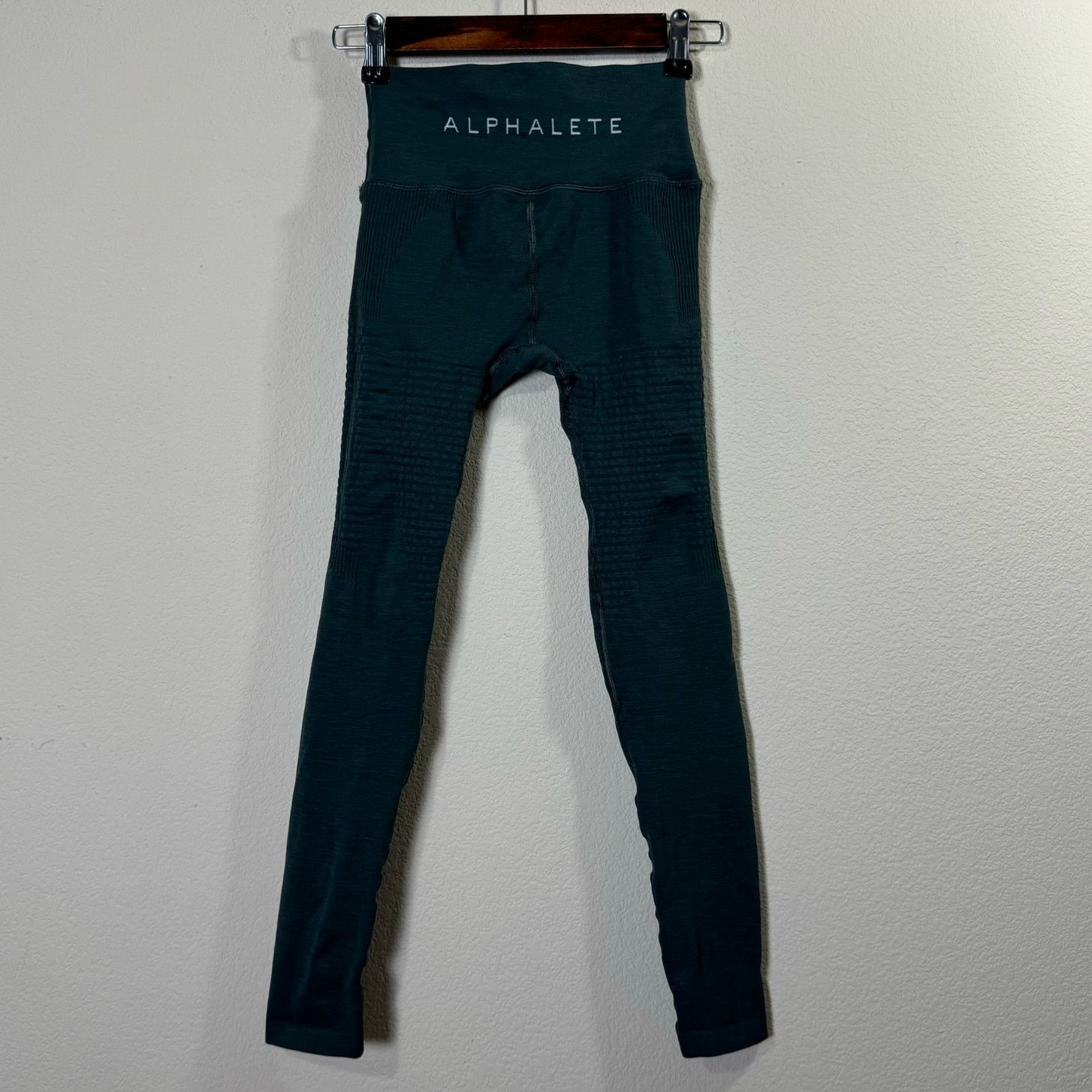 Alo alphalete | high rise contour halo seamless leggings sz XS Size 24" / US 00 / IT 34 - 6 Thumbnail