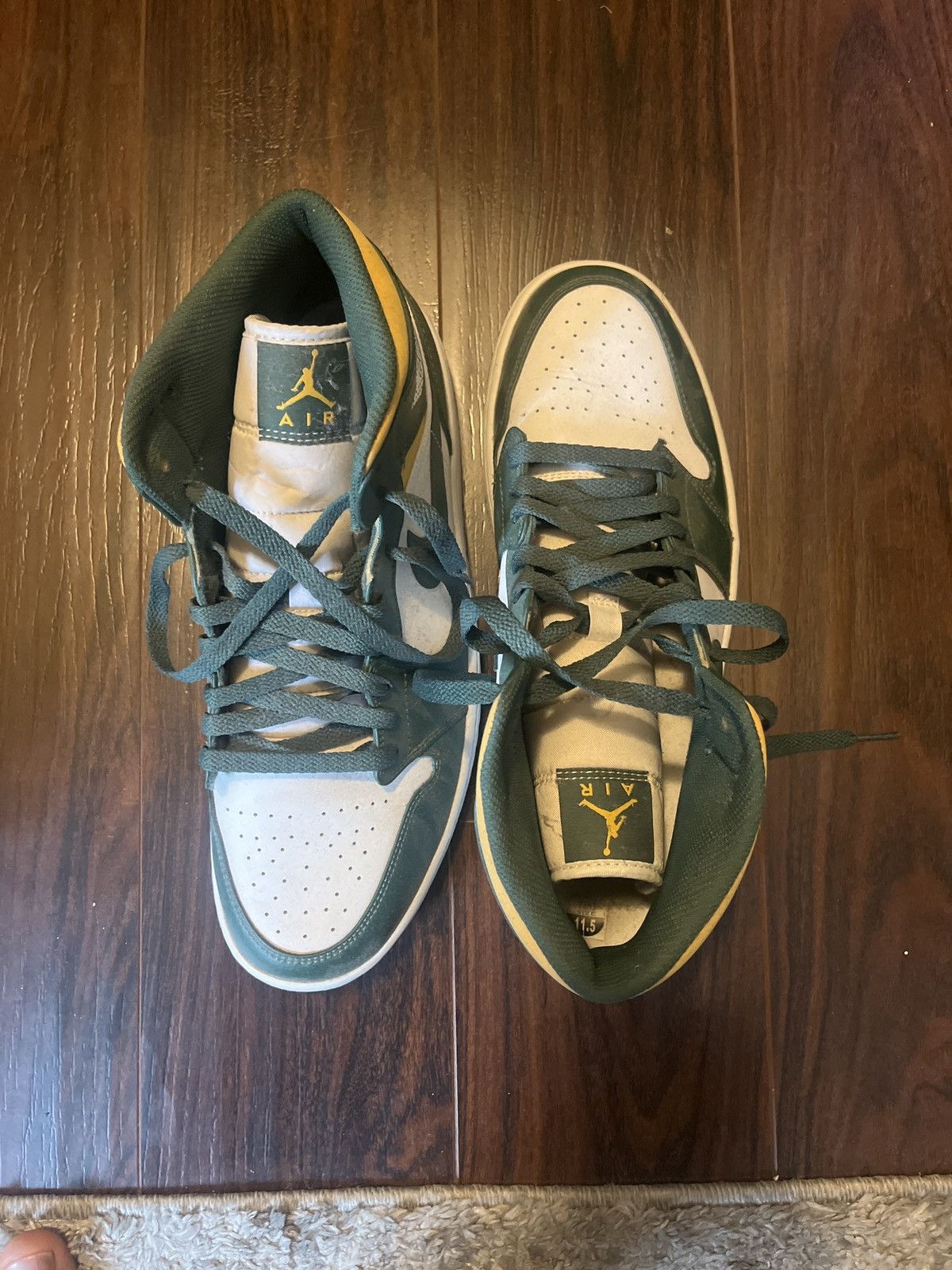 Jordan Brand Jordan 1s green colorway Size US 11.5 / EU 44-45 - 6 Thumbnail