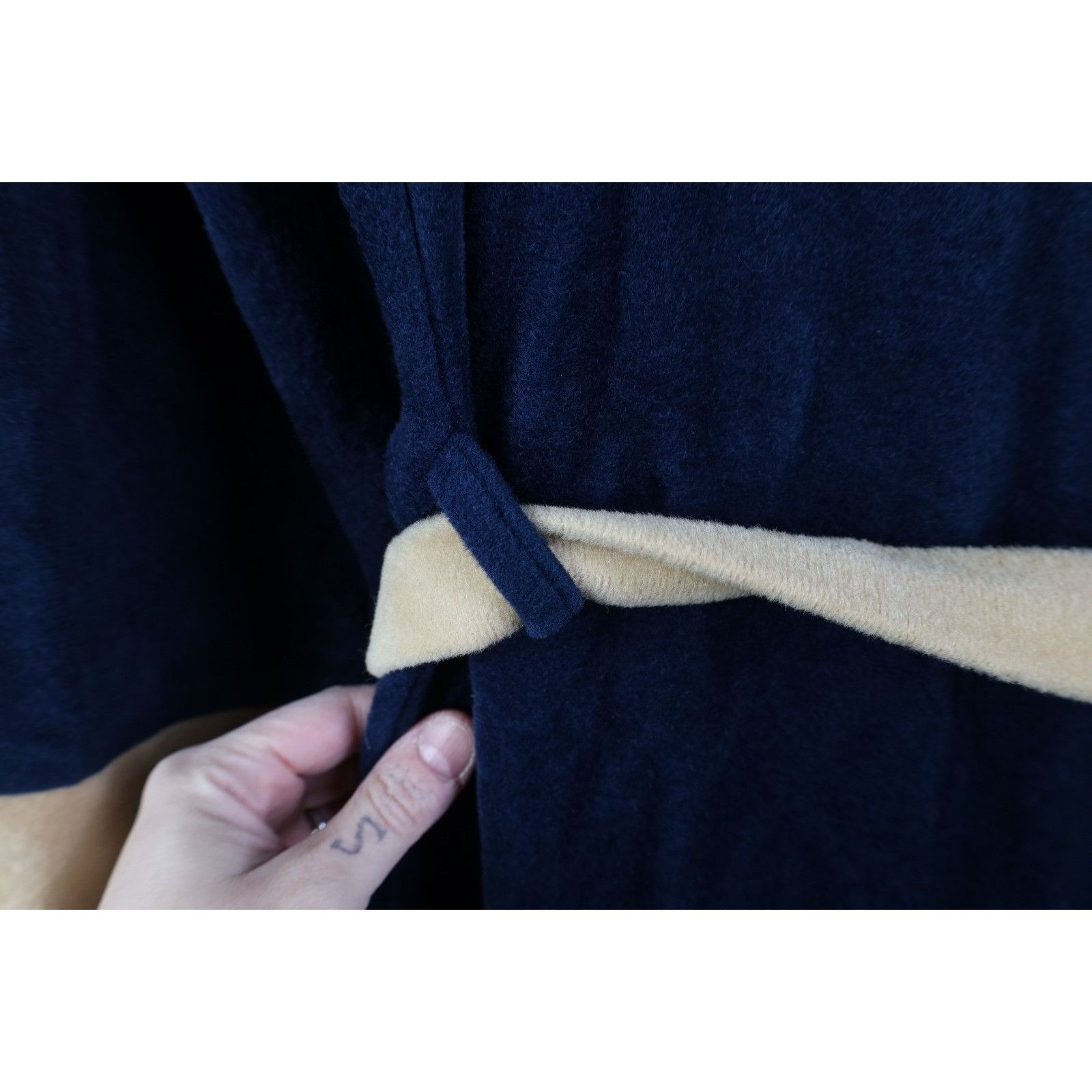 Vintage Vintage 60s Streetwear Distressed Belted Velour Bath Robe Size US L / EU 52-54 / 3 - 13 Thumbnail