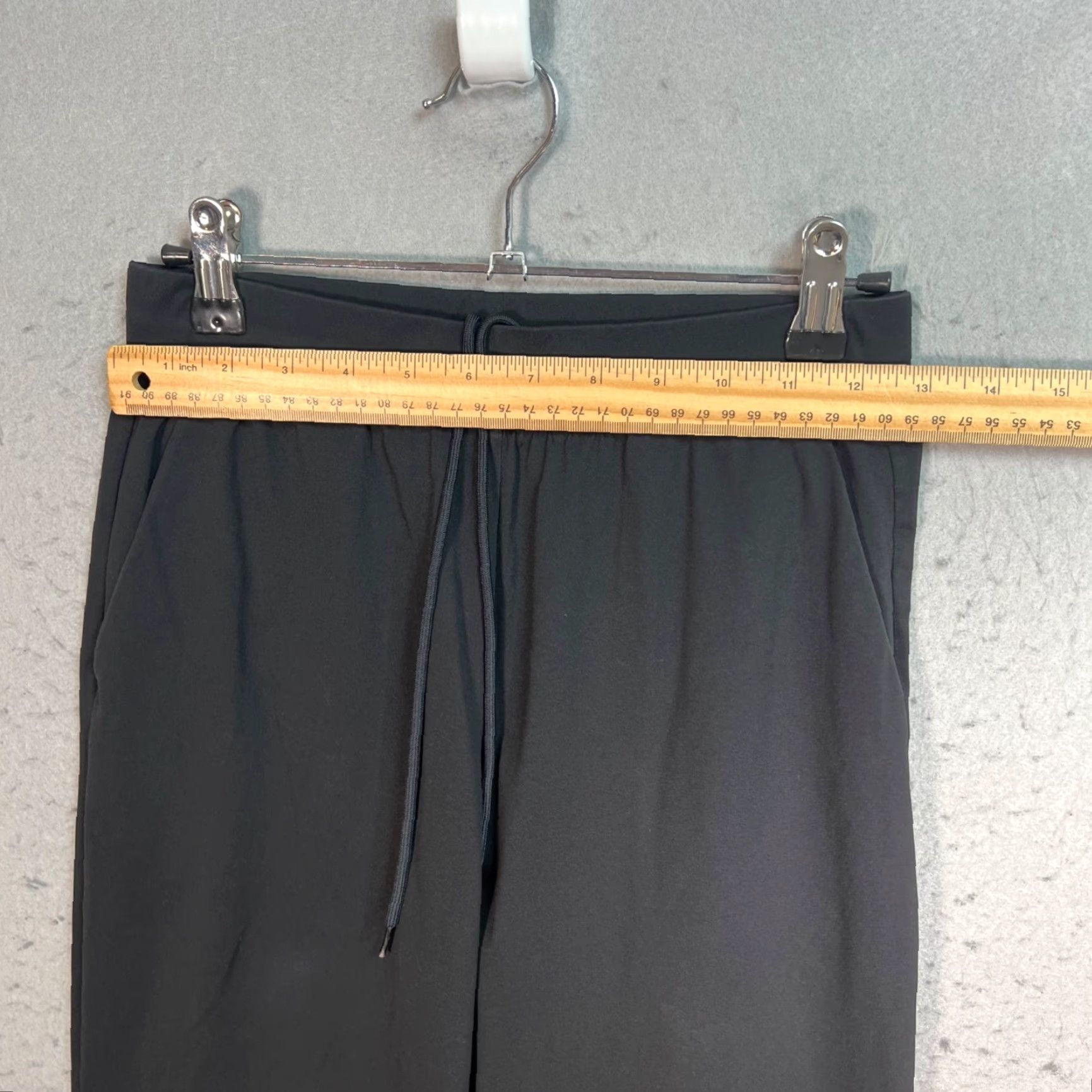 Uniqlo Uniqlo Womens XS Black Jogger Pants Lightweight Activewear Size 26" / US 2 / IT 38 - 4 Thumbnail