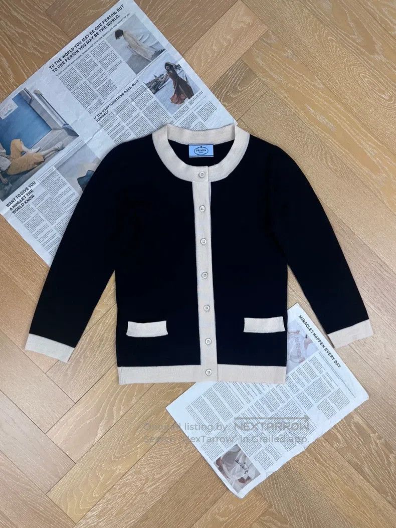 Prada Prada Solid colour round neck single-breasted wool sweater Size XS / US 0-2 / IT 36-38 - 1 Thumbnail