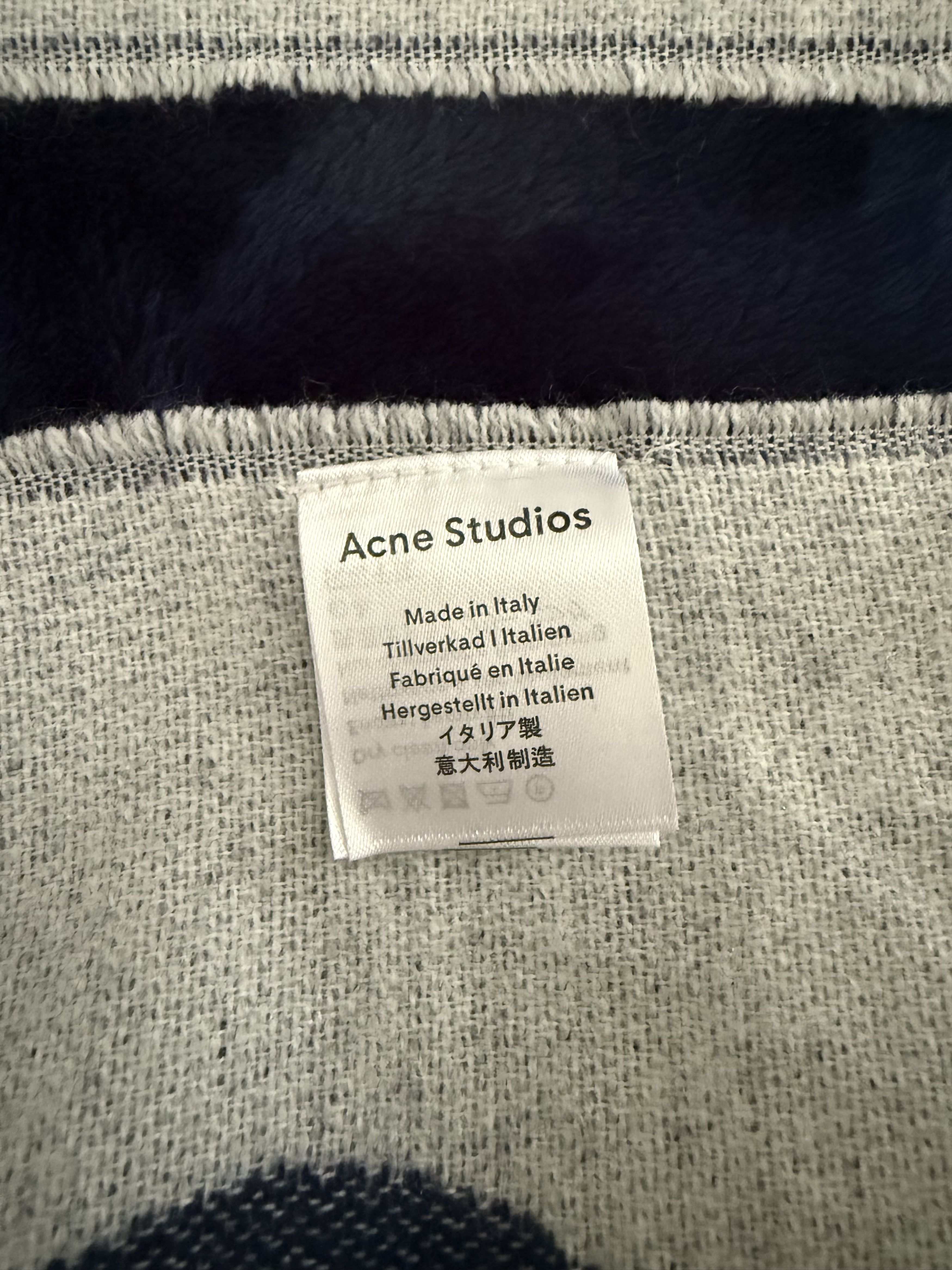 Acne Studios Acne Studios Two Tone Reversible Scarf Size ONE SIZE - 5 Thumbnail