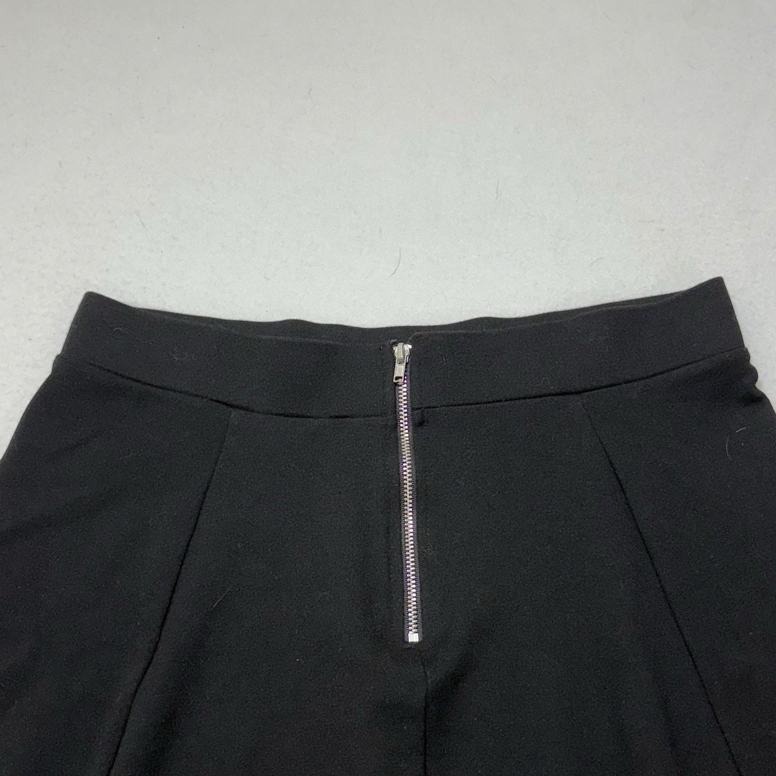 H&M H&M Medium Mini Skirt Black Lightweight Zipper Back Size 30" / US 8 / IT 44 - 7 Thumbnail