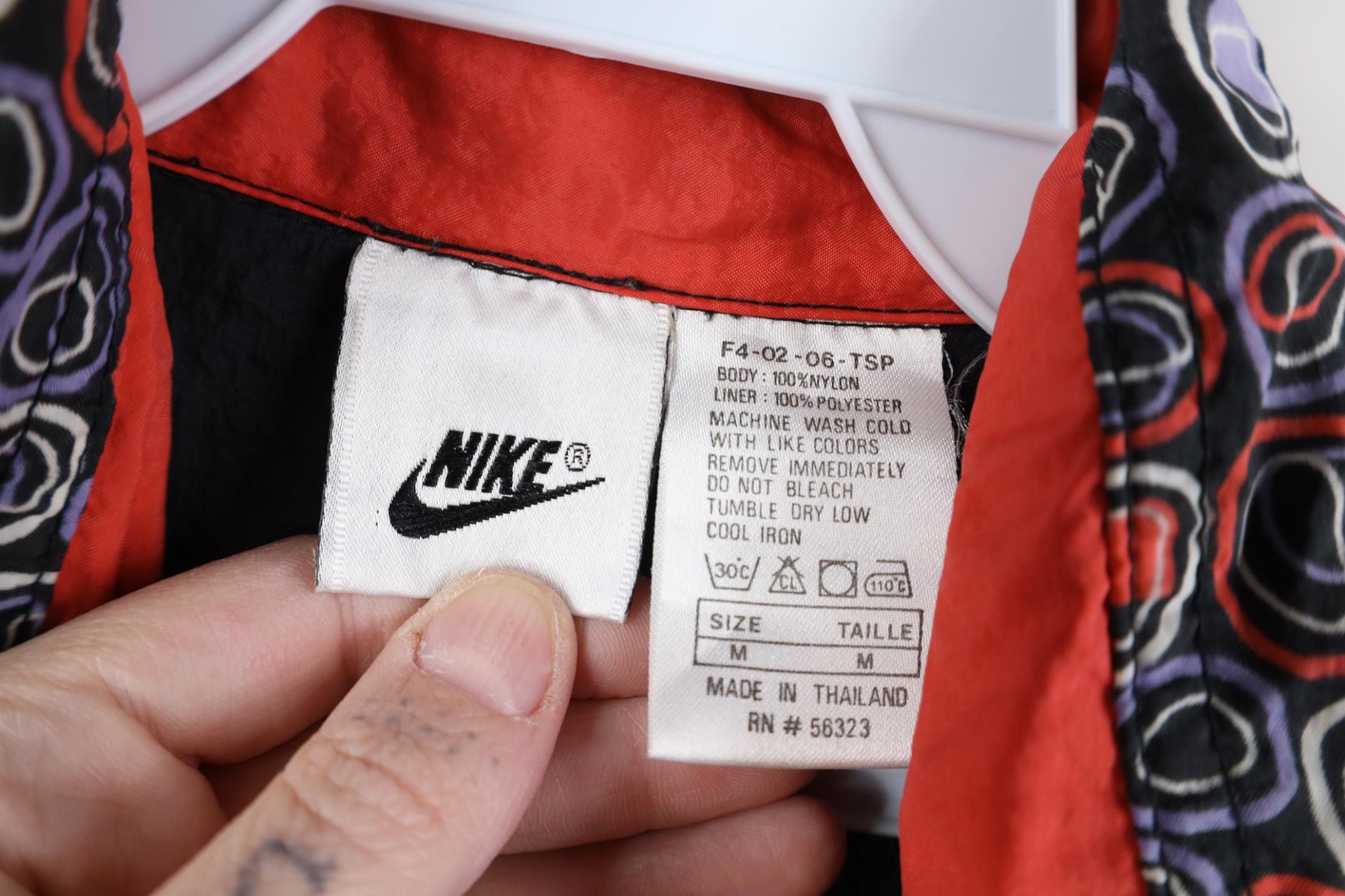 Nike Vintage 90s Nike Spell Geometric Hooded Windbreaker Jacket Size M / US 6-8 / IT 42-44 - 8 Thumbnail