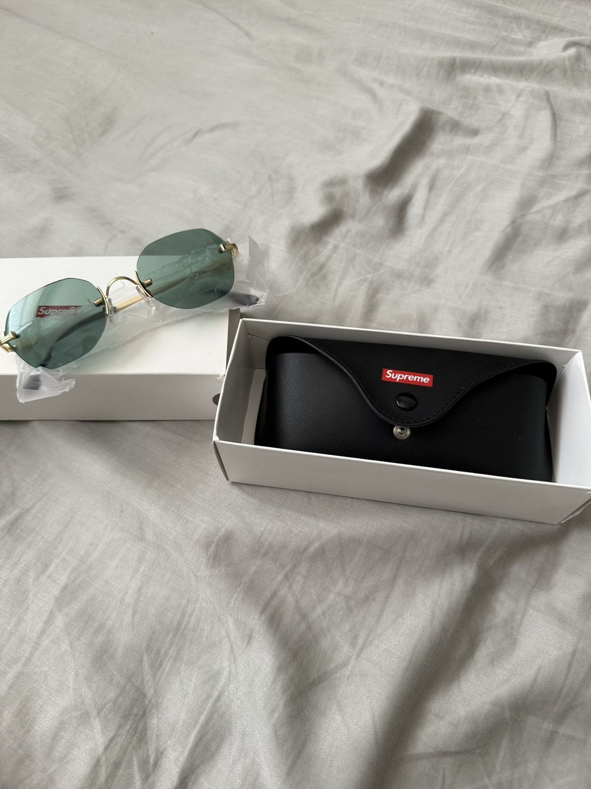 Supreme Ss19 river sunglasses brand new Size ONE SIZE - 1 Thumbnail