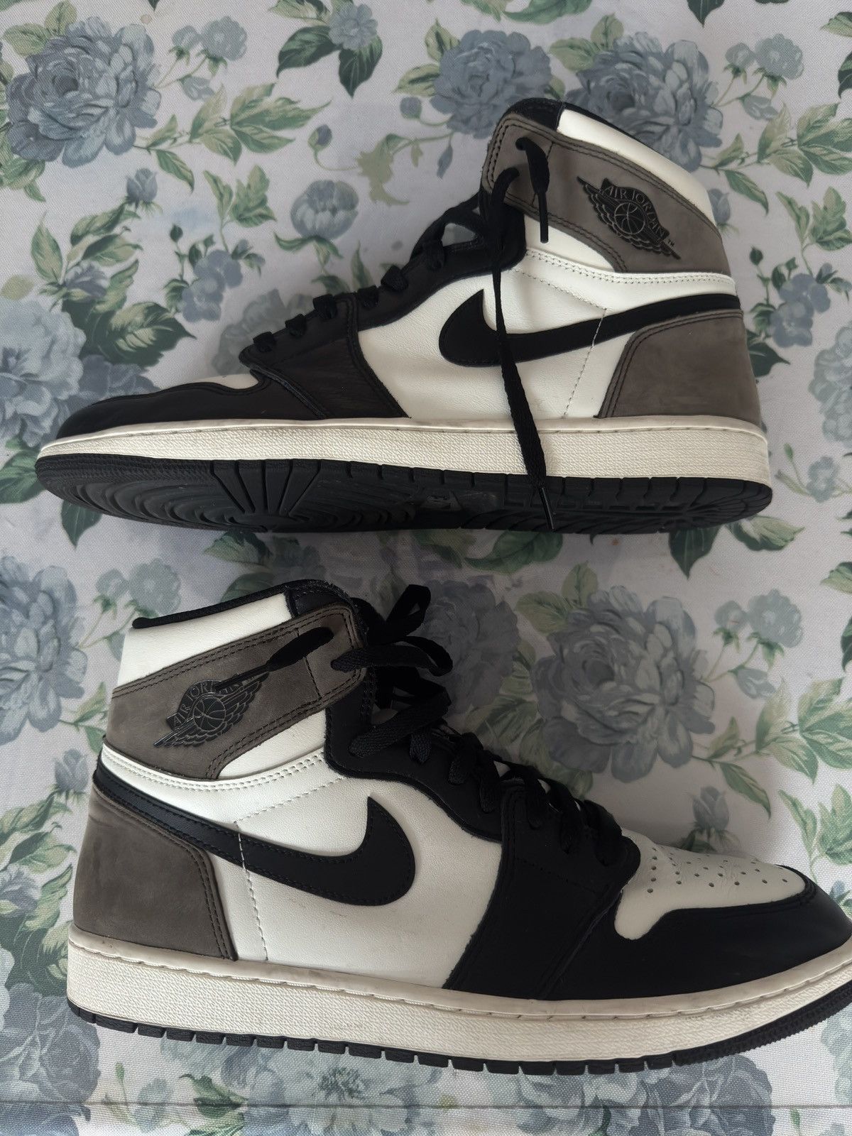 Jordan Brand Air Jordan 1 Mocha Size US 13 / EU 46 - 1 Thumbnail