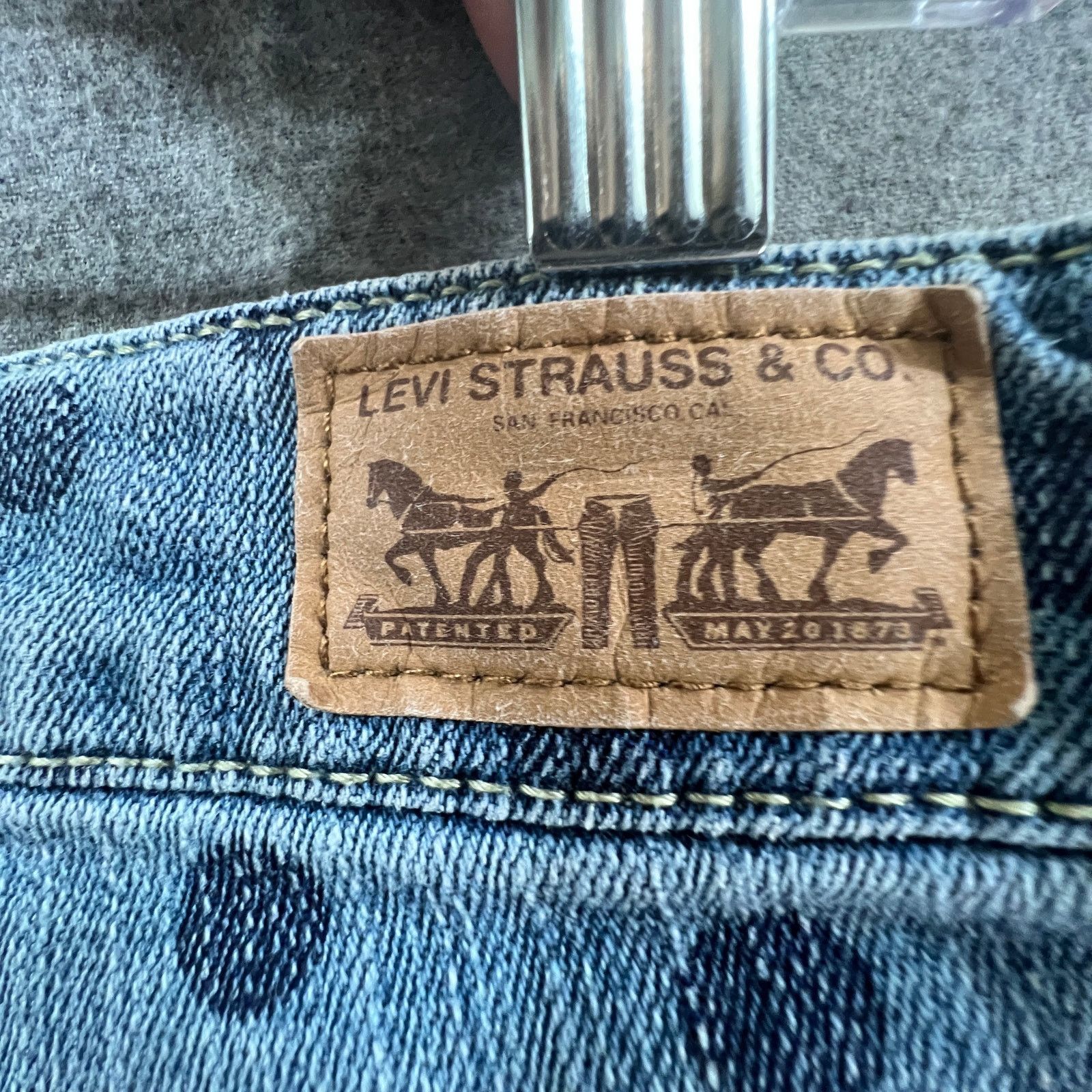 Levi's Levi's Shorty Short Women Size 9 Blue Polka Dot Jeans Size 29" - 6 Thumbnail