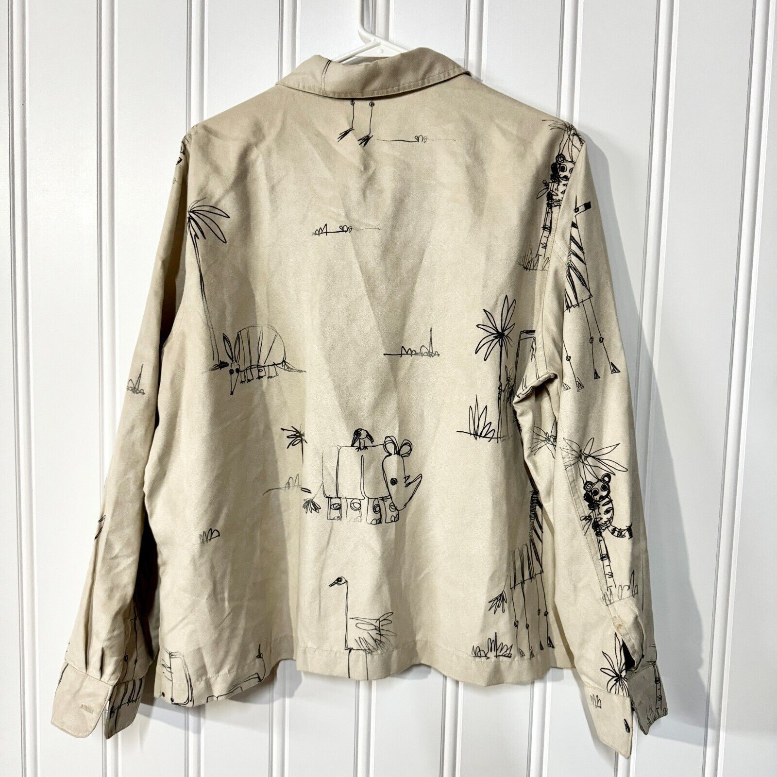 Chicos Chico's Button Down SZ 3/L Polyester Animal Artwork Drawling Size L / US 10 / IT 46 - 5 Thumbnail