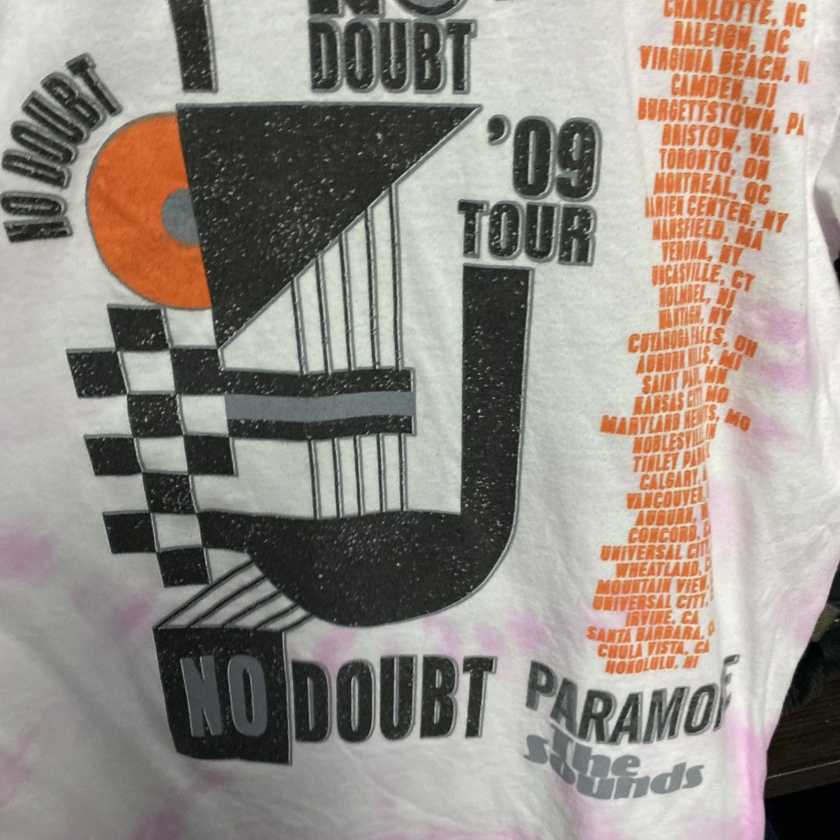 Band Tees Vintage No Doubt 2009 tour graphic big logo rock band tee Size US S / EU 44-46 / 1 - 8 Thumbnail
