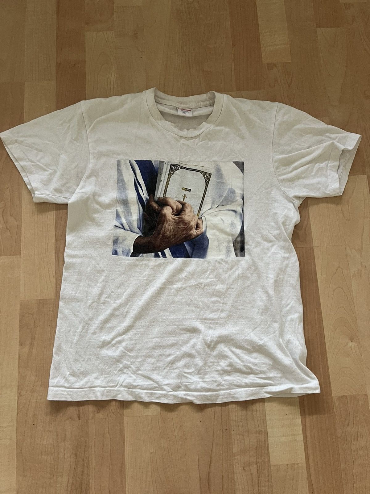 Supreme Supreme Bible-print T-shirt Size US S / EU 44-46 / 1 - 1 Thumbnail