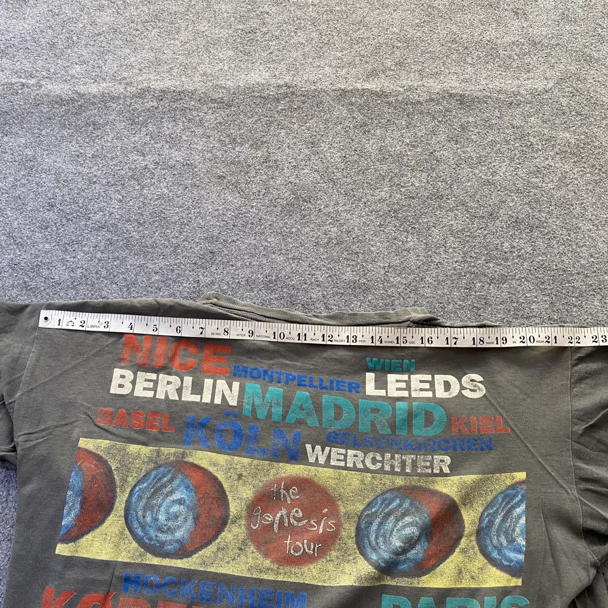 Band Tees Vintage 1992 Genesis "We Can't Dance" tour Tshirt Size US M / EU 48-50 / 2 - 9 Thumbnail