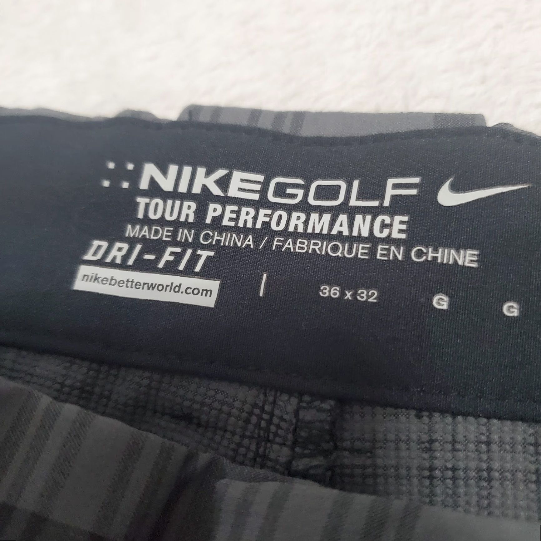 Nike Nike Golf Pants Mens 36x32 Gray Plaid Dri Fit Tour Performance Preppy 37X31 Pants Mens Gray Plaid Dri Fit Tour Performance Nike Golf Tour Preppy 90s? Size US 36 / EU 52 - 3 Thumbnail