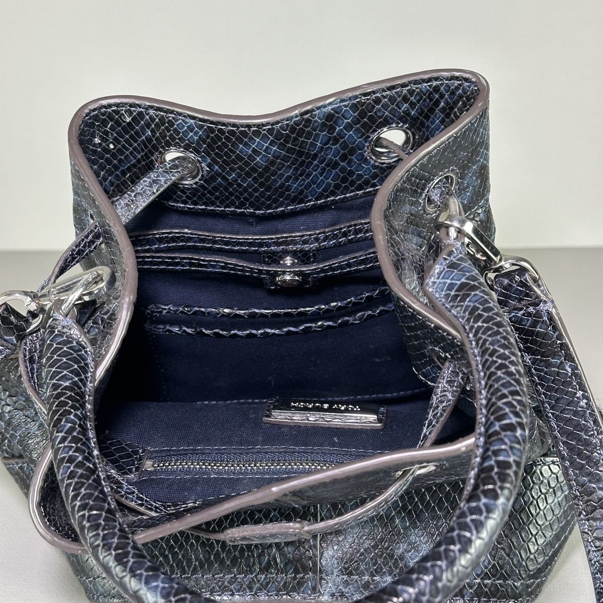 Tory Burch Tory Burch Snake Style Black Blue Bucket Shoulder Bag Size ONE SIZE - 6 Thumbnail
