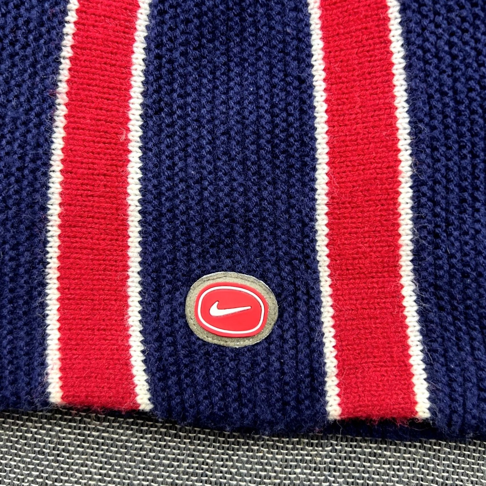 Nike VINTAGE Nike Bowler Beanie Hat One Size Red Blue Central Swoosh Unisex Adults Knit Beanie Mens Womens Boys Girls Size ONE SIZE - 2 Thumbnail
