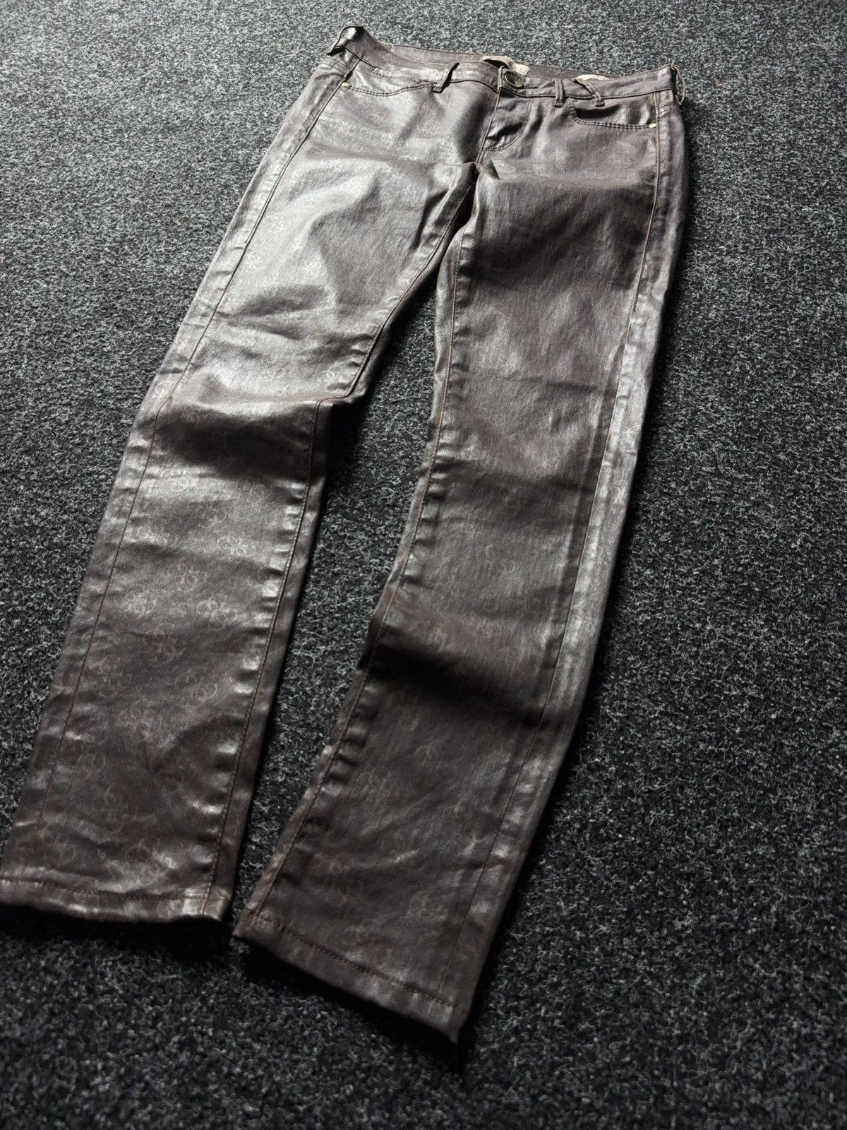 Guess Luxury 00s Guess Monogram Coated Jeans Brown Glossy Finish Size 27" / US 4 / IT 40 - 3 Thumbnail