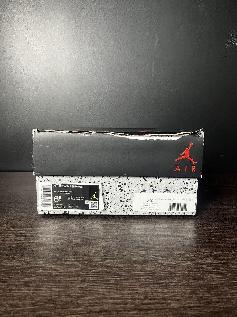 Jordan Brand Air Jordan 4 Retro "Military Black" (GS) **PRE-OWNED** Size US 6.5 / EU 39-40 - 6 Thumbnail