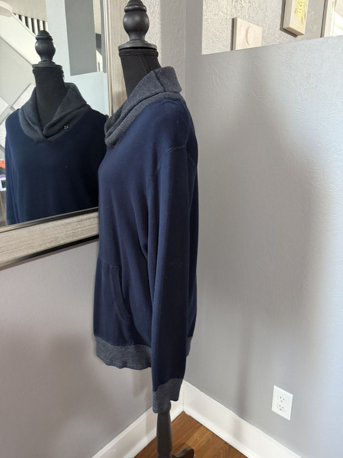 J.Crew J.Crew navy blue shawl collar sweater kangaroo pocket medium Size US M / EU 48-50 / 2 - 2 Thumbnail