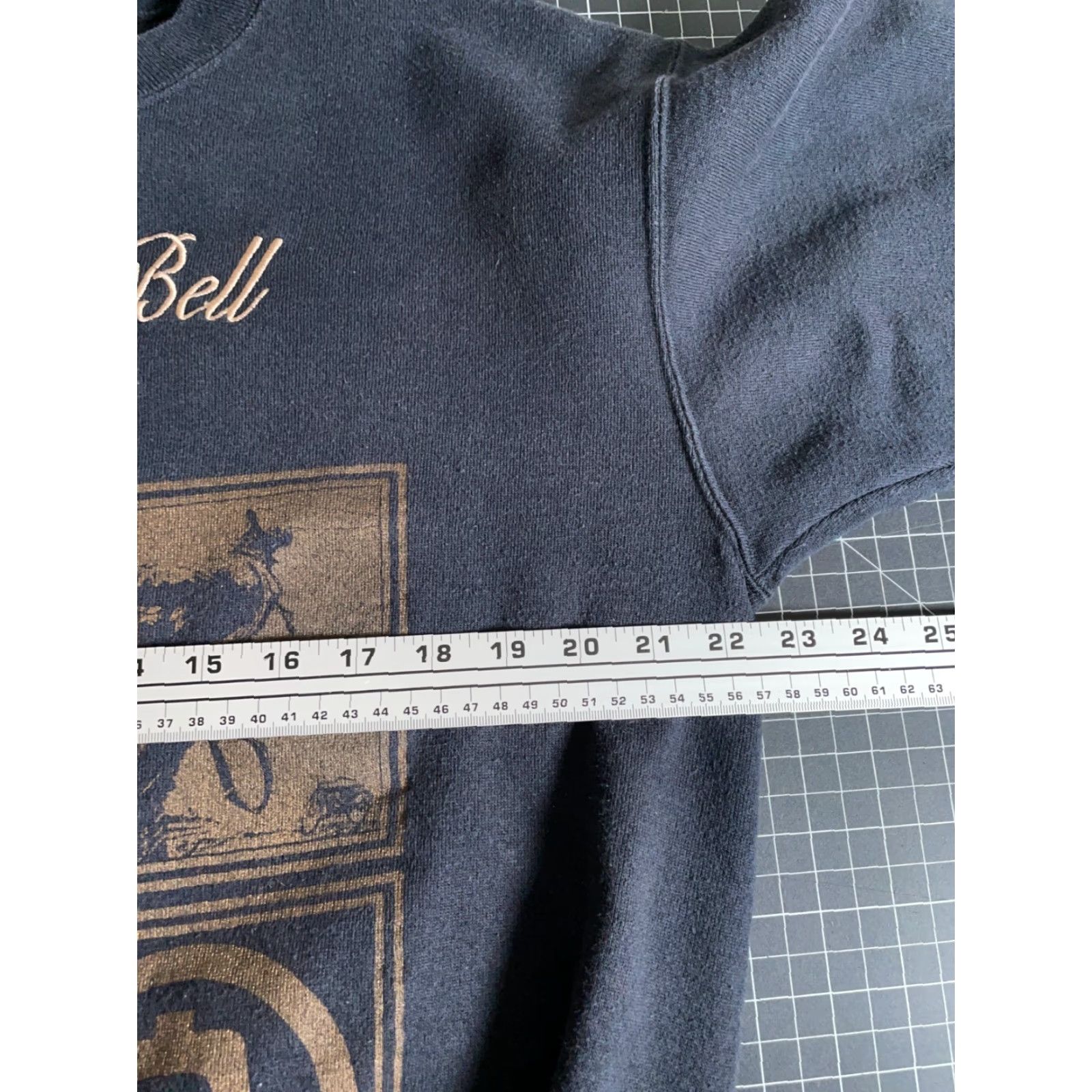 Delta VINTAGE Delta Michigan Bell Sweatshirt Crewneck Adult Large Black 90s Graphic Print 50/50 USA Mens Size US L / EU 52-54 / 3 - 5 Thumbnail
