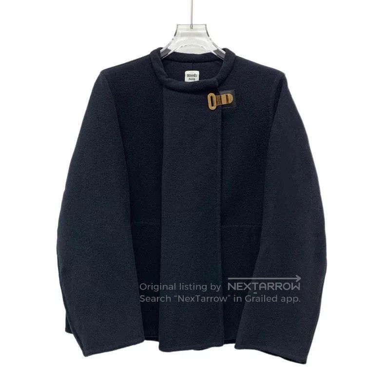 Hermes Hermes Black Round Neck Wool Poncho Jacket Size XS / US 0-2 / IT 36-38 - 1 Thumbnail