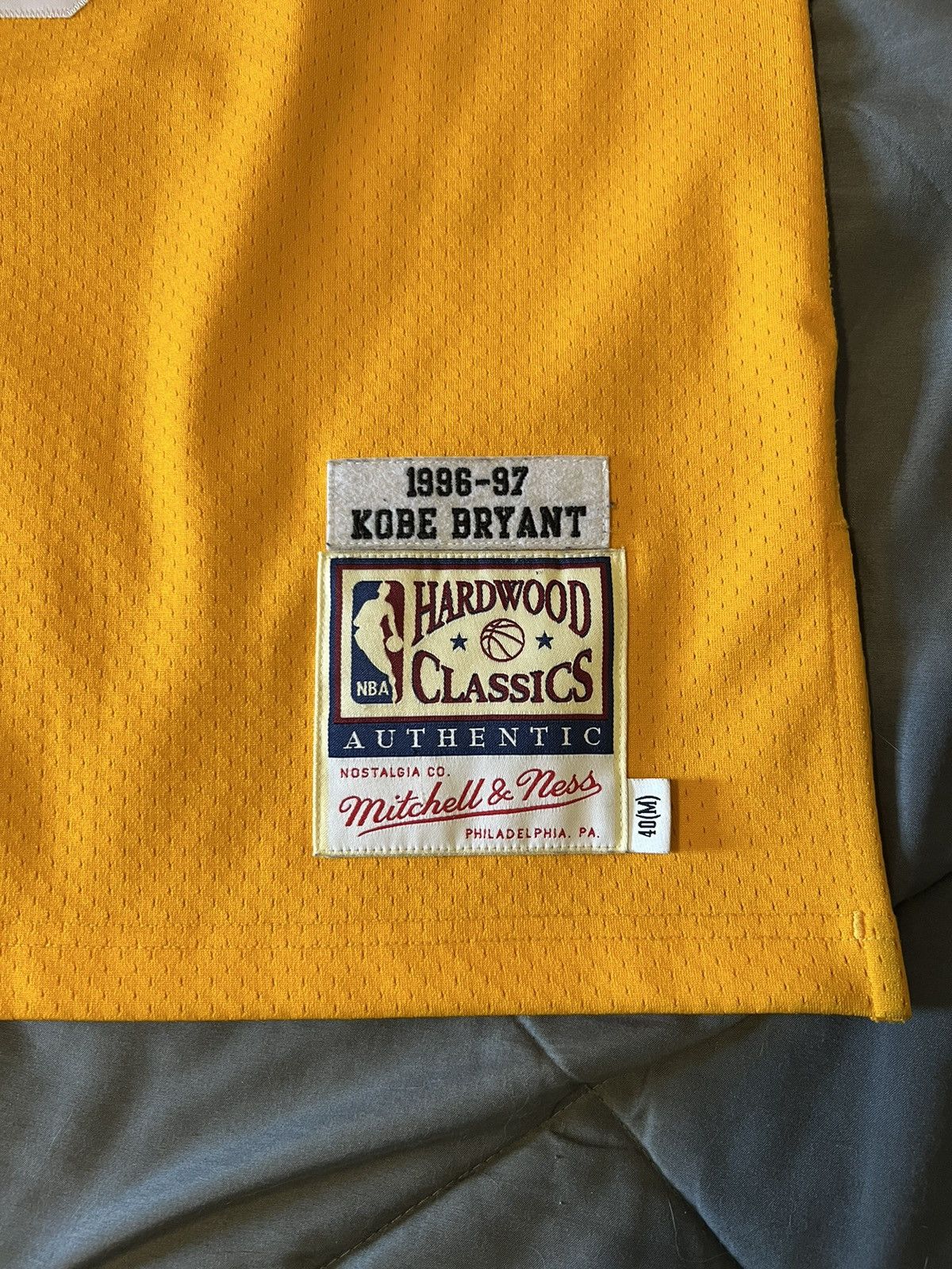 Mitchell & Ness Kobe Bryant authentic Mitchell and Jess jersey Size US M / EU 48-50 / 2 - 5 Thumbnail