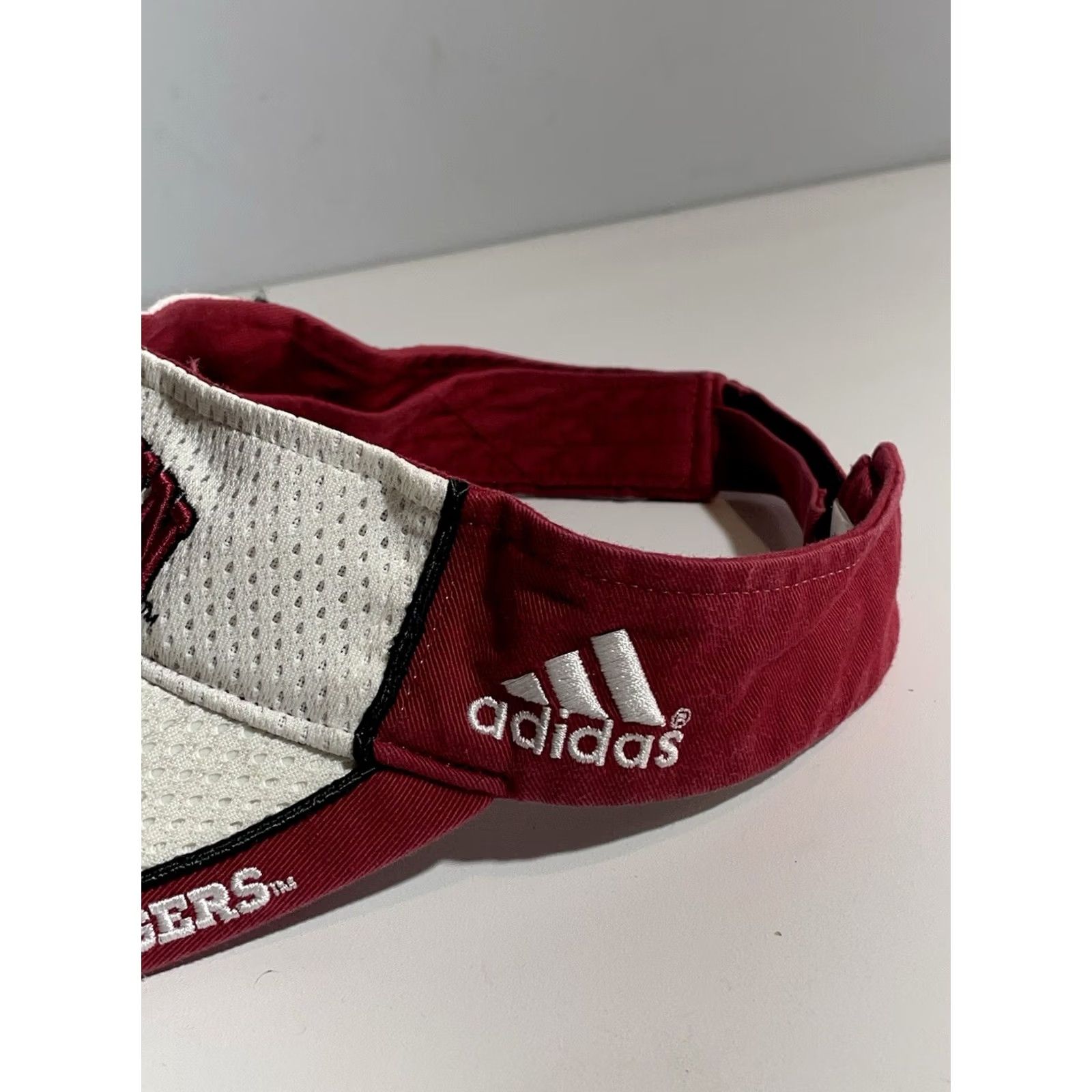 Adidas Wisconsin Badgers Adidas Visor Sun Hat Golf Tennis Beach Cap Adjustable Men One Size Red White Visor Beach Adjustable Women? Size ONE SIZE - 5 Thumbnail