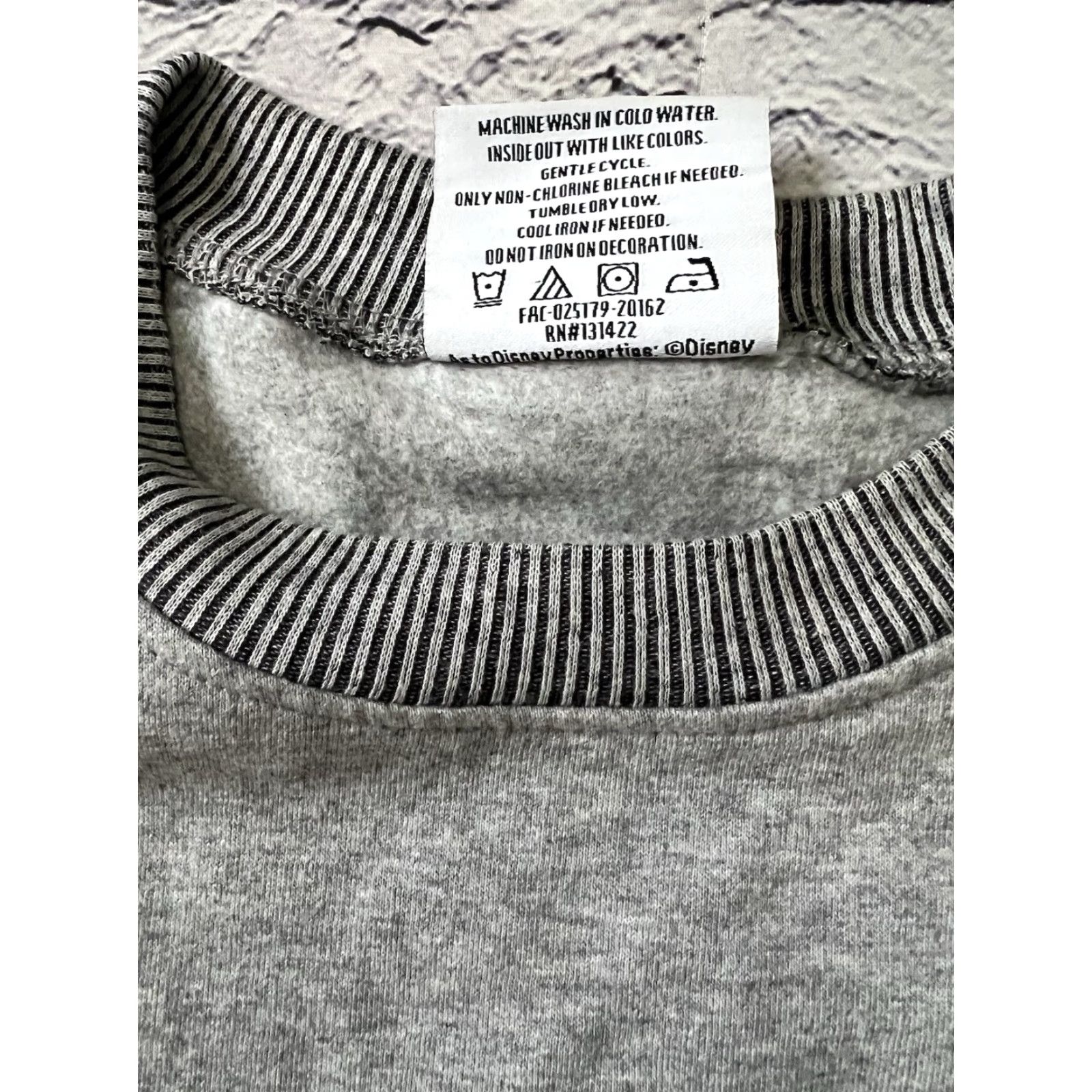 Disney Disneyland Resort Logo Puff Sherpa Fleece Spirit Jersey Disney Parks XS EUC Women Sweatshirt Colorblock Beige Cardigan? Size XS / US 0-2 / IT 36-38 - 7 Thumbnail