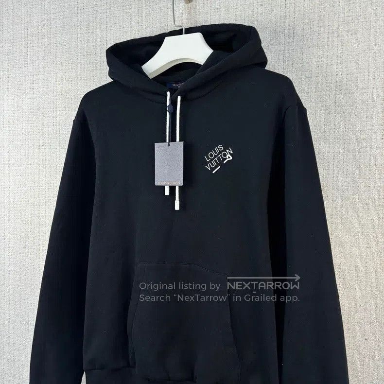 Louis Vuitton Louis Vuitton Letter Logo Embroidered Pin Long Sleeve Hood Size US M / EU 48-50 / 2 - 2 Thumbnail
