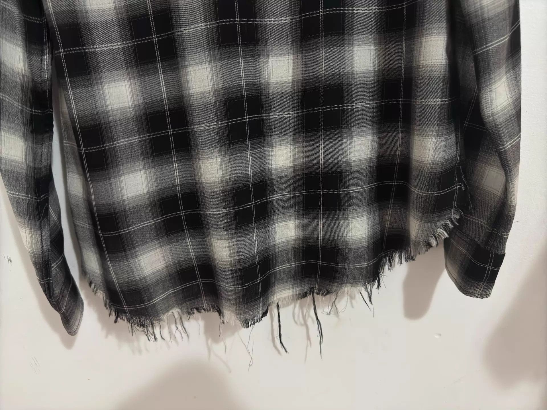 Saint Laurent Paris Saint Laurent 16SS Plaid Fringe Distressed Shirt Size US XS / EU 42 / 0 - 6 Thumbnail