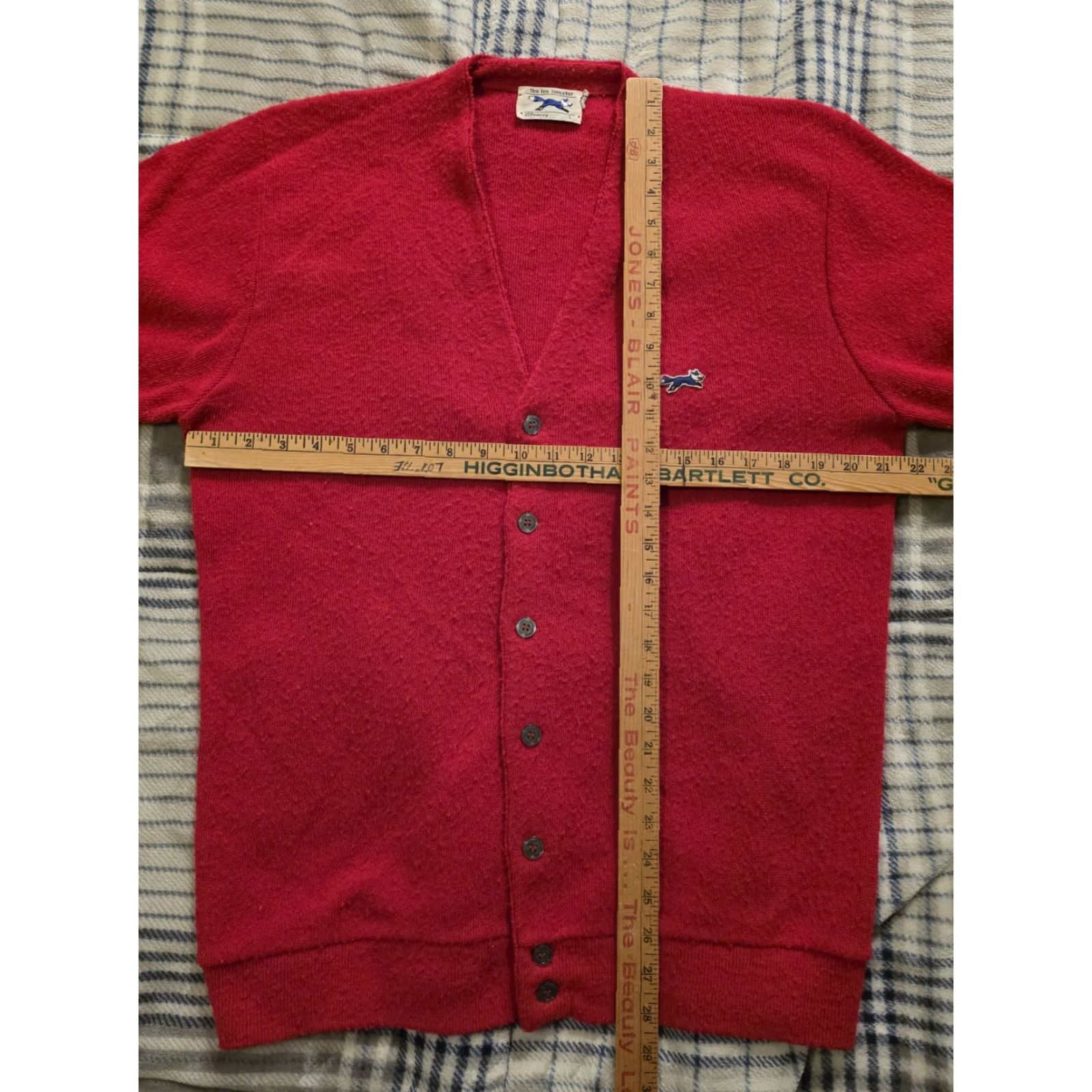JCPenney VINTAGE JC Penney The Fox Sweater Cardigan Red Men's L V-Neck Long Sleeve Tight-Knit Button Logo Solid 70s USA Dad Size US L / EU 52-54 / 3 - 7 Thumbnail