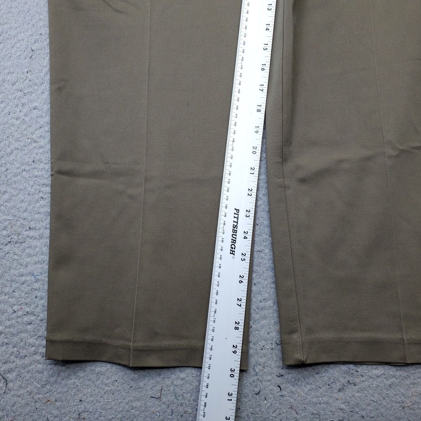 Haggar Haggar Premium Khaki Pants Mens 42x30 Tan Classic Fit Straight Wrinkle Free Size US 42 / EU 58 - 4 Thumbnail