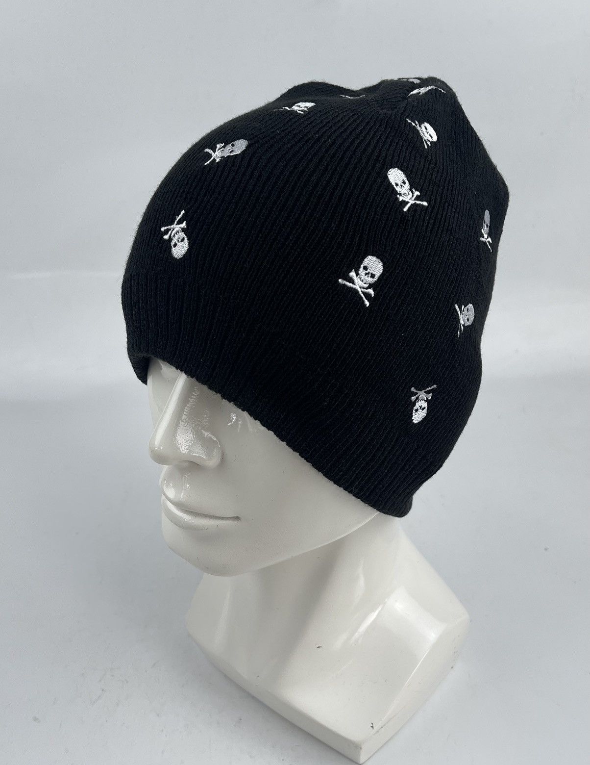 Seditionaries multiple skulls beanie hat tc30 Size ONE SIZE - 1 Thumbnail