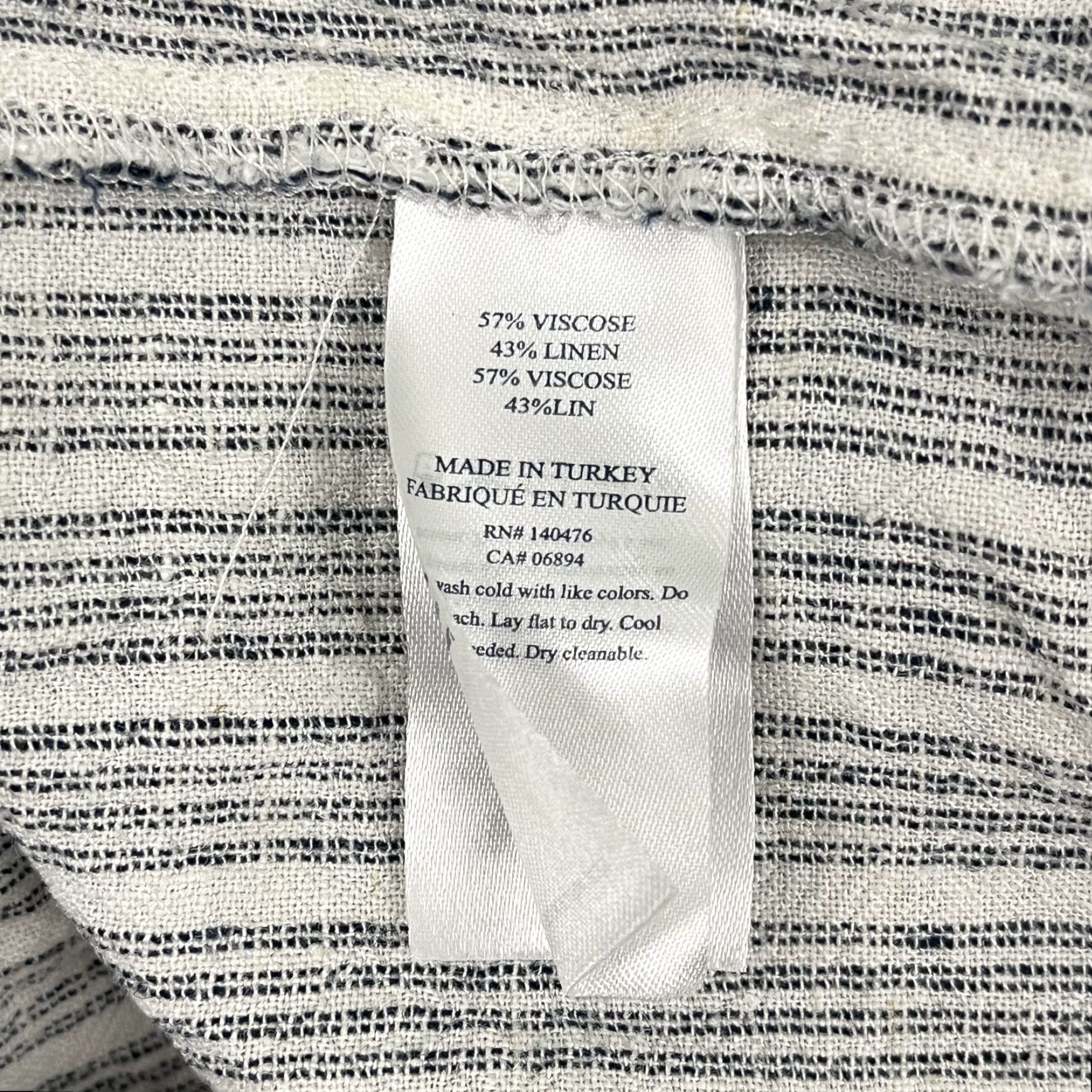 Faherty Faherty Button Up Shirt Womens XS Linen Peasant Striped Casual Sleeve 3/4 White V-Neck Button-Down Casual Shirt Men or Women? Size XS / US 0-2 / IT 36-38 - 6 Thumbnail