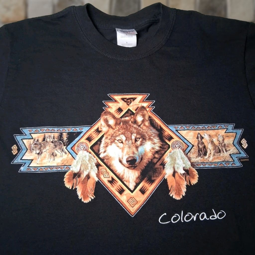 Gildan Gildan Colorado Gray Wolf Shirt Men Small Black Graphic Wolves Feathers Tribal Native Size US S / EU 44-46 / 1 - 1 Thumbnail