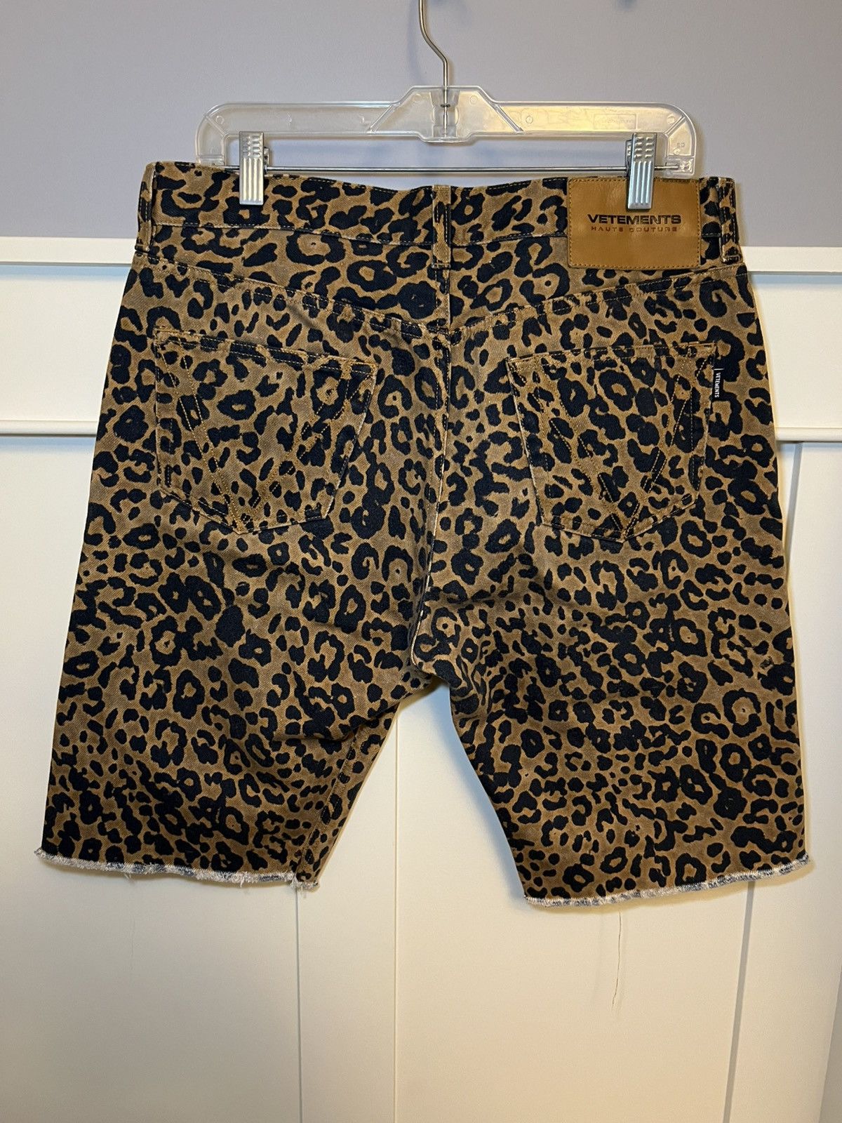 Vetements Vetements leopard print slim denim shorts Size US 34 / EU 50 - 2 Thumbnail