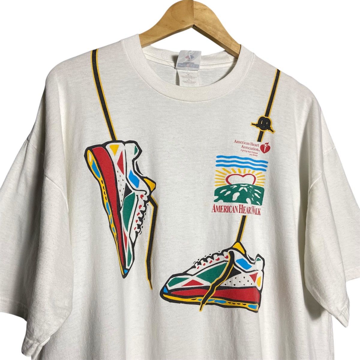 Vintage Vintage 90s American Heart Walk Parody Nike Shoes T-Shirt Size US XL / EU 56 / 4 - 3 Thumbnail