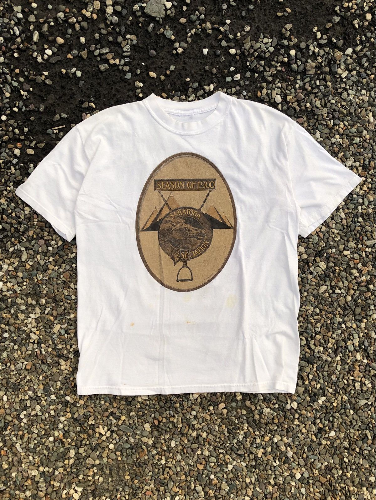 Vintage Vintage 2000 Saratoga Race Course “Season of 1900” T-Shirt Size US L / EU 52-54 / 3 - 1 Thumbnail