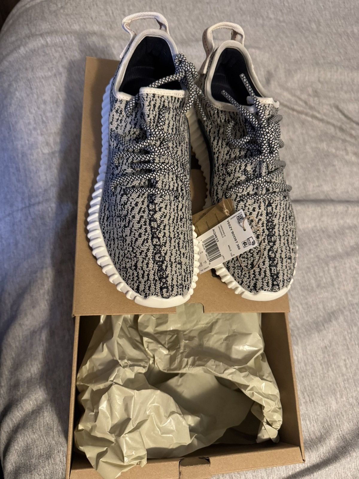 Yeezy Yeezy 350 2022 ReRelease Size US 8.5 / EU 41-42 - 1 Thumbnail