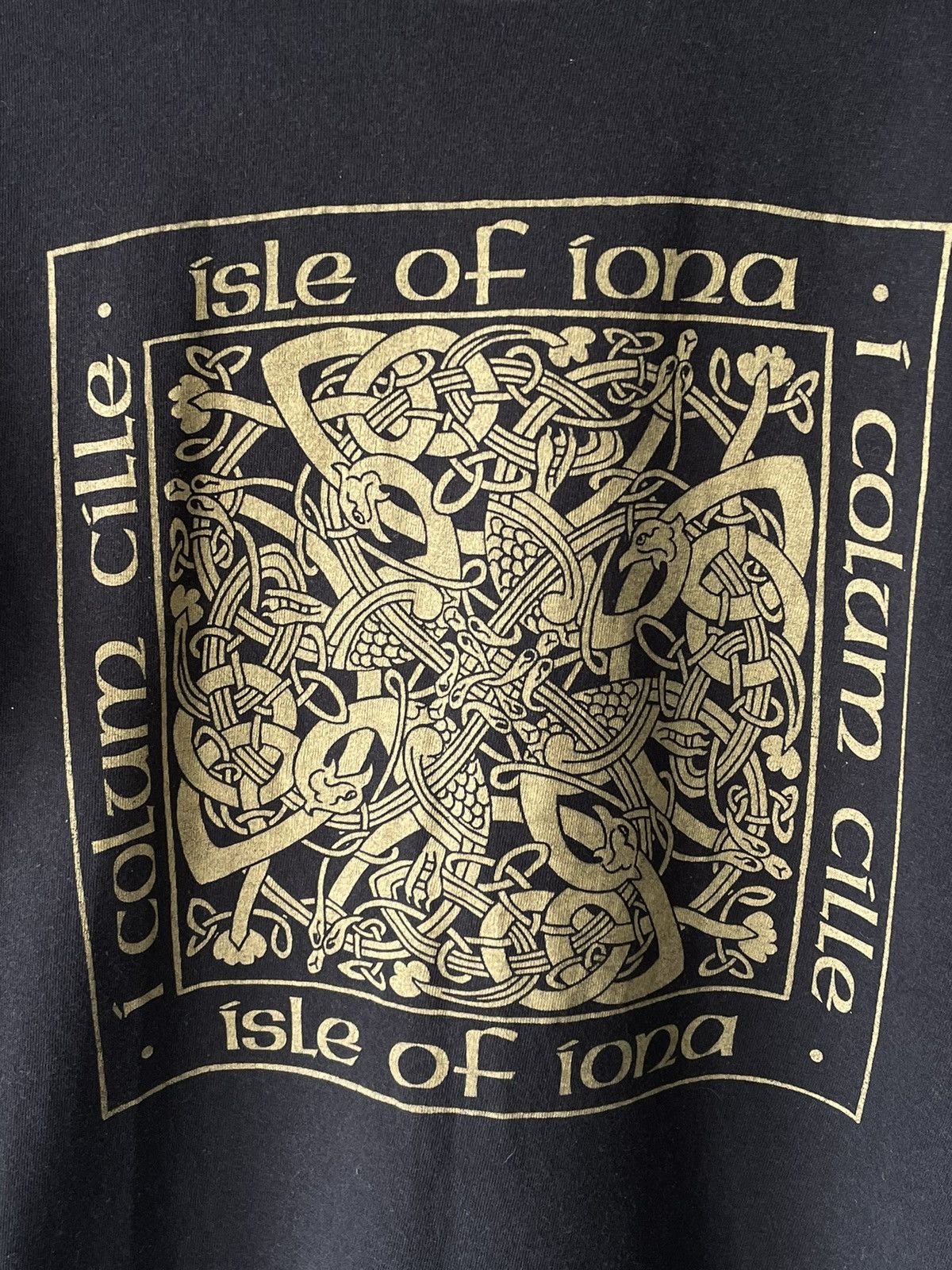 Vintage Vintage 90’s Isle Of Iona T-Shirt I Colum Cille VERY RARE Size US M / EU 48-50 / 2 - 3 Thumbnail