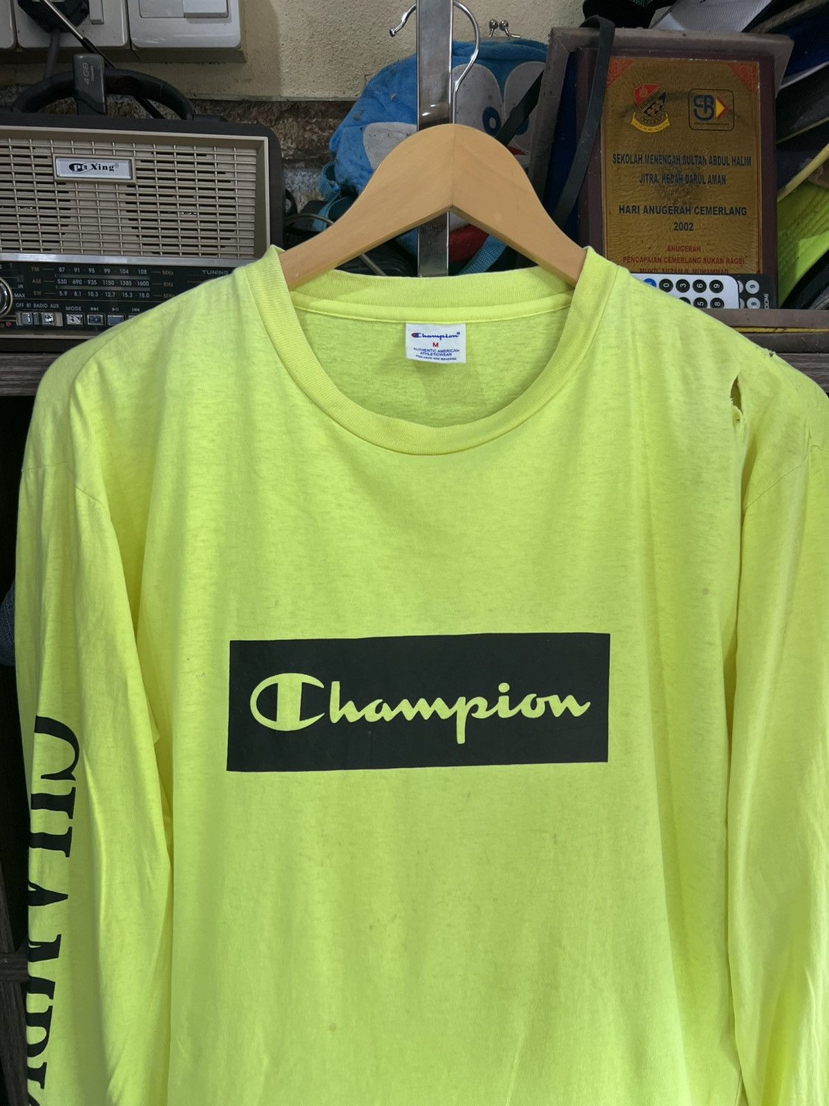 Champion 🔥Distressed Champion Long Sleeve Size US M / EU 48-50 / 2 - 4 Thumbnail