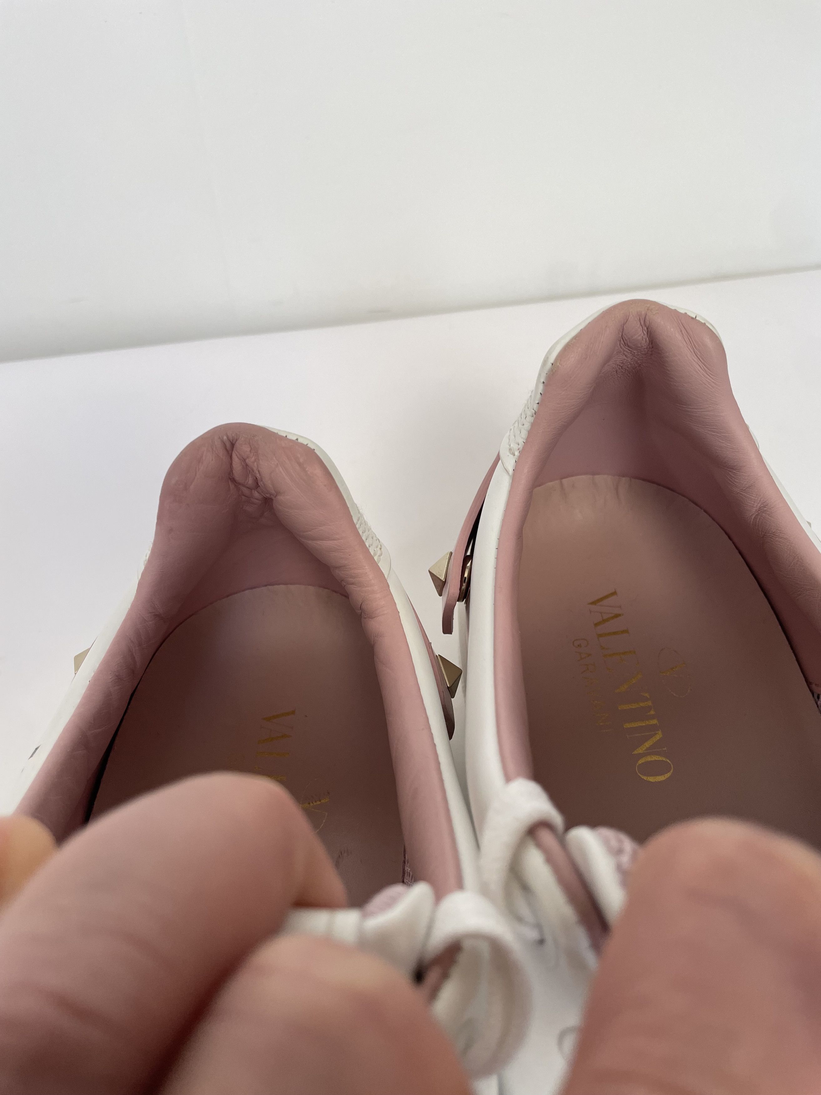 Valentino Valentino Garavani V-LOGO leather sneakers Size US 7 / IT 37 - 4 Thumbnail