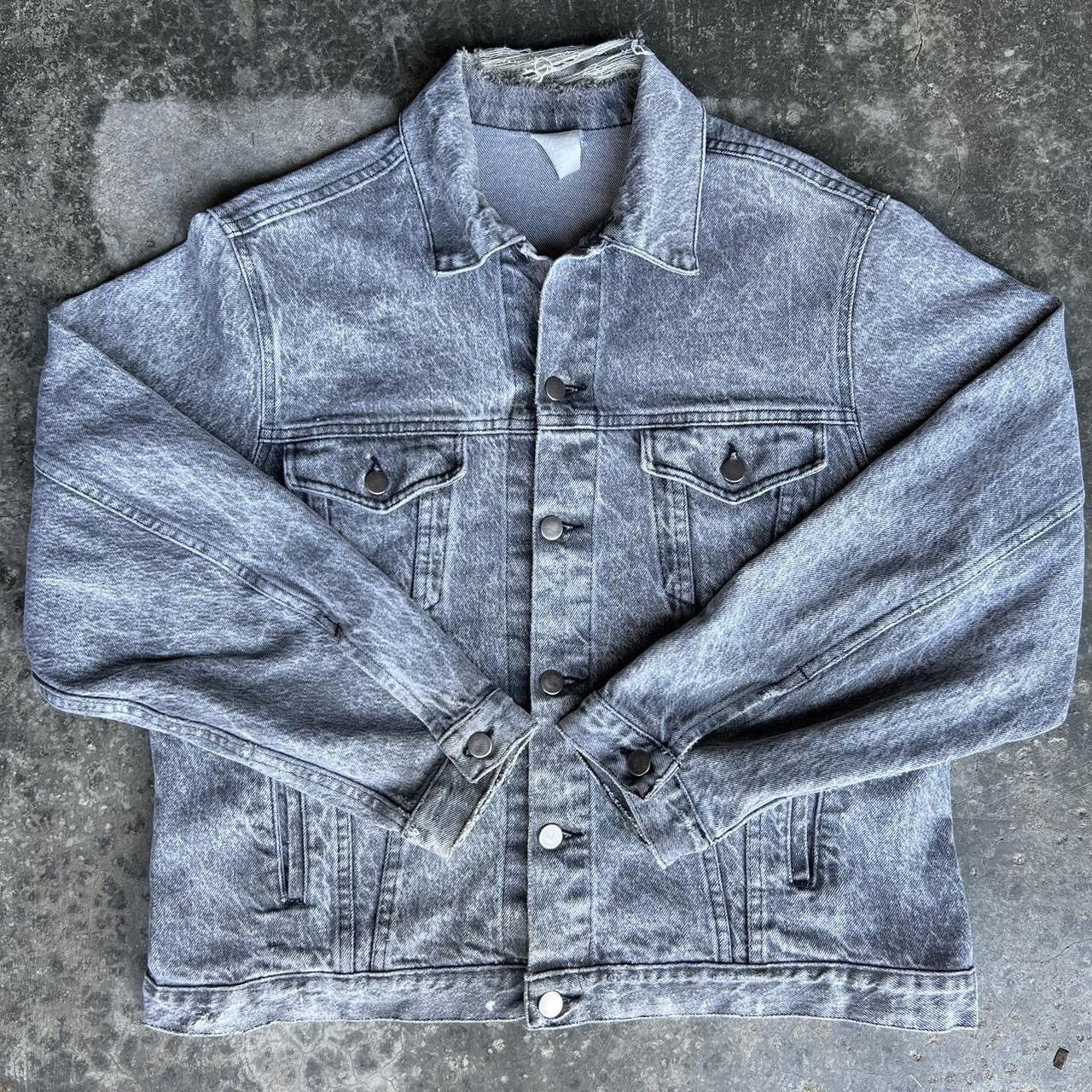 Vintage Vintage grey distressed denim jacket Size US L / EU 52-54 / 3 - 5 Thumbnail