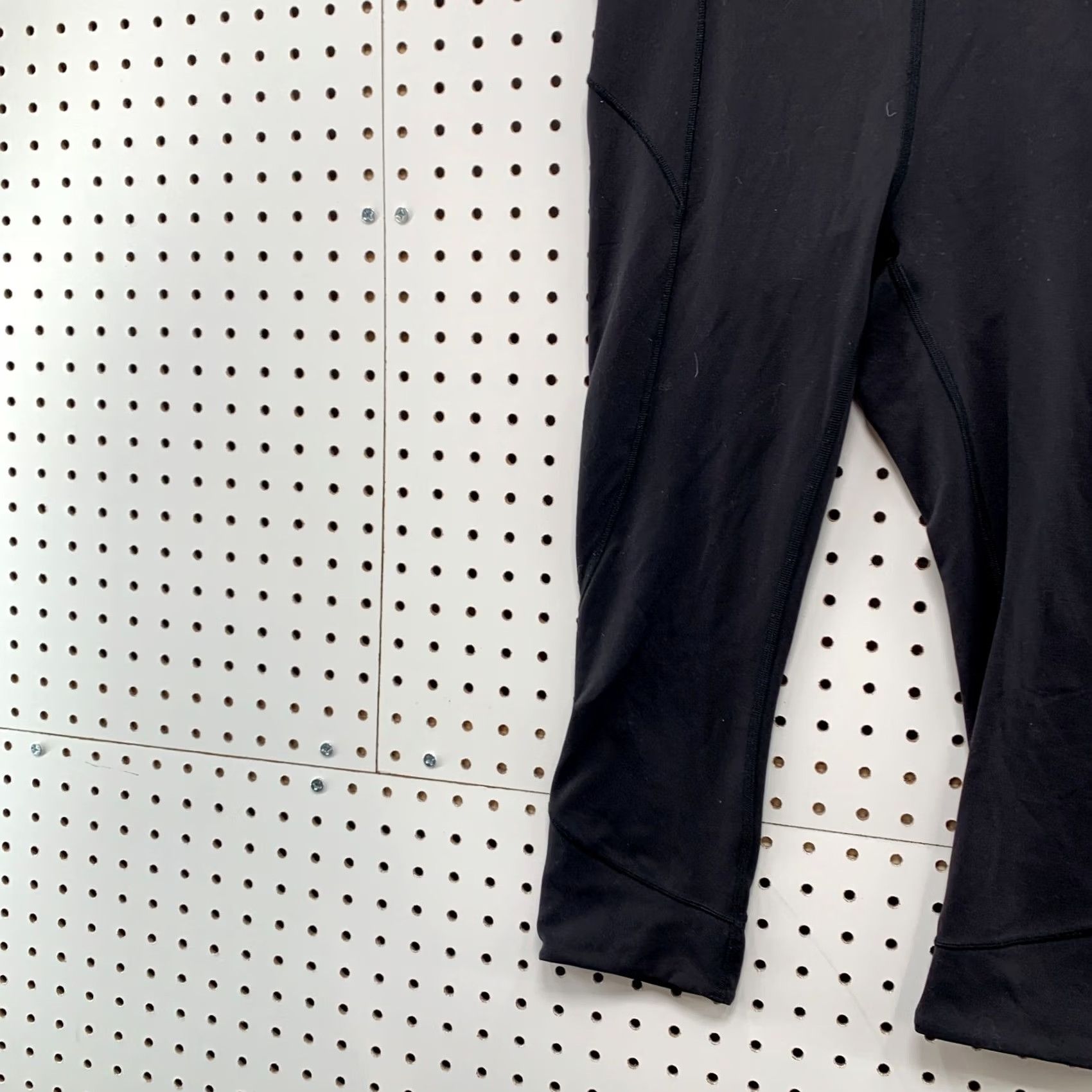 Lululemon Lululemon High Rise Crop Yoga Leggings Womens Size 4 Black 22x19.5 Size 27" / US 4 / IT 40 - 3 Thumbnail