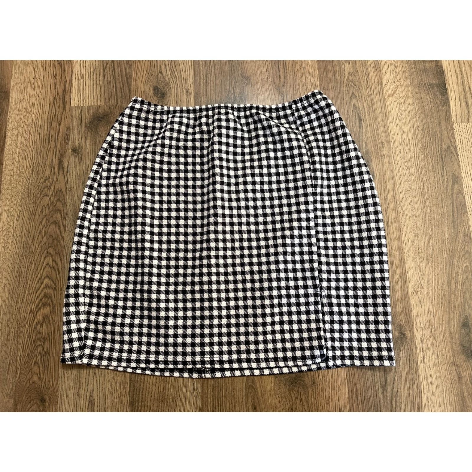 Vintage **rue21 Women's Large Black White Checkered Mini Skirt** User: rue21 Women's Large Black White Checkered Mini Skirt Size 36" / US 14 / IT 50 - 2 Thumbnail