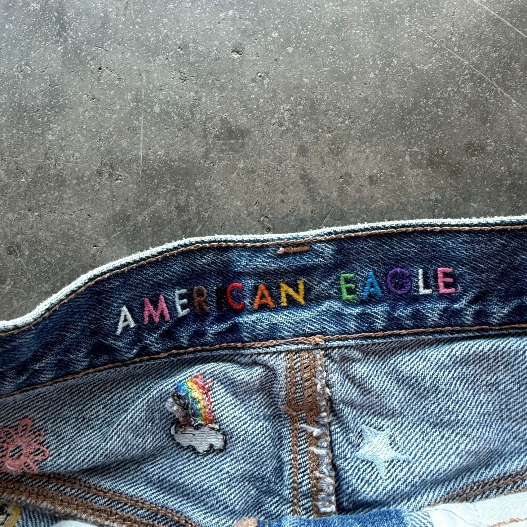 Vintage VINTAGE Y2K Embroidered American Eagle Smiley 90s Boyfriend Denim Shorts 2 Size 26" / US 2 / IT 38 - 3 Thumbnail